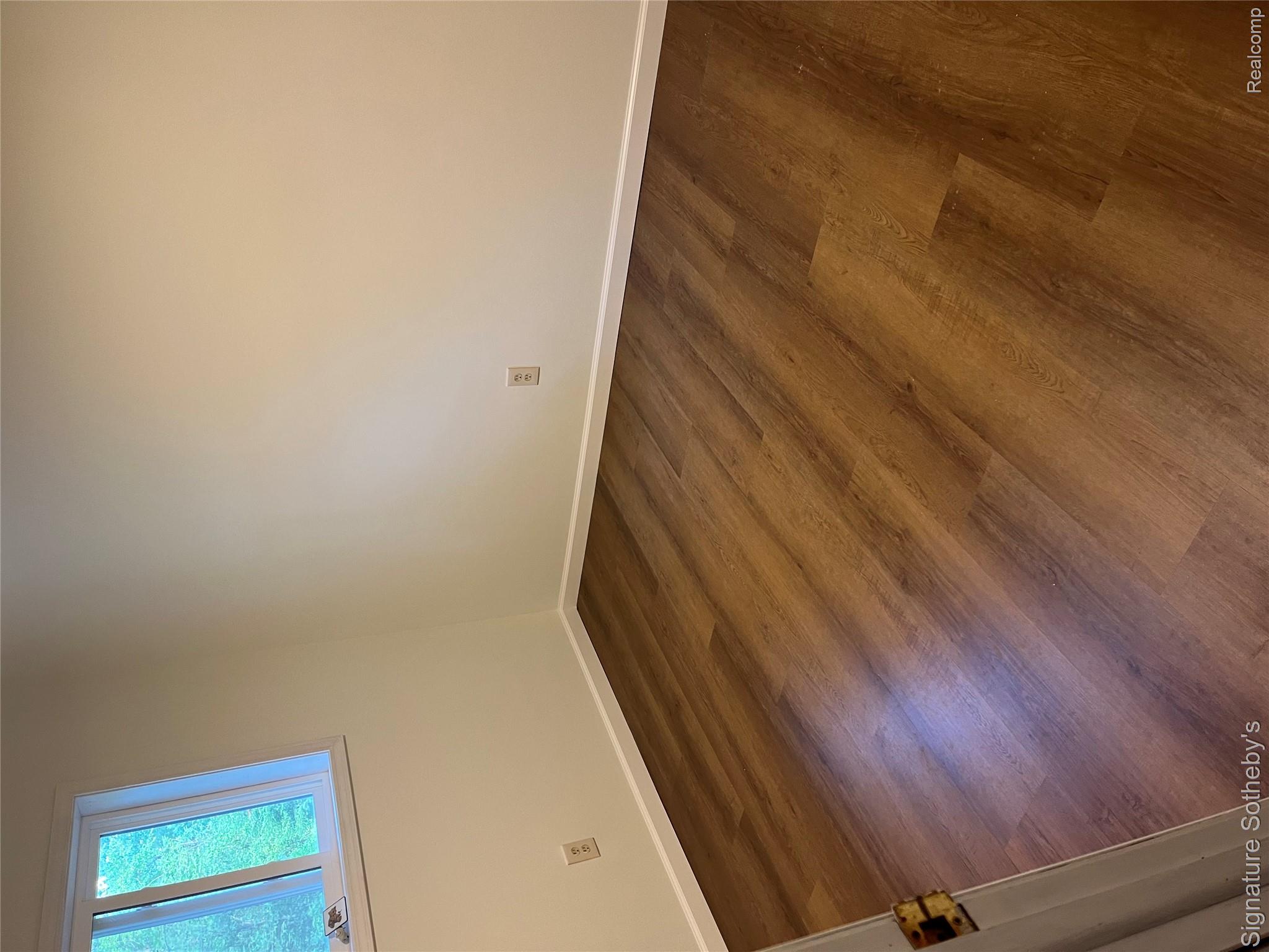 6246 Dorr Loop Property Photo 9