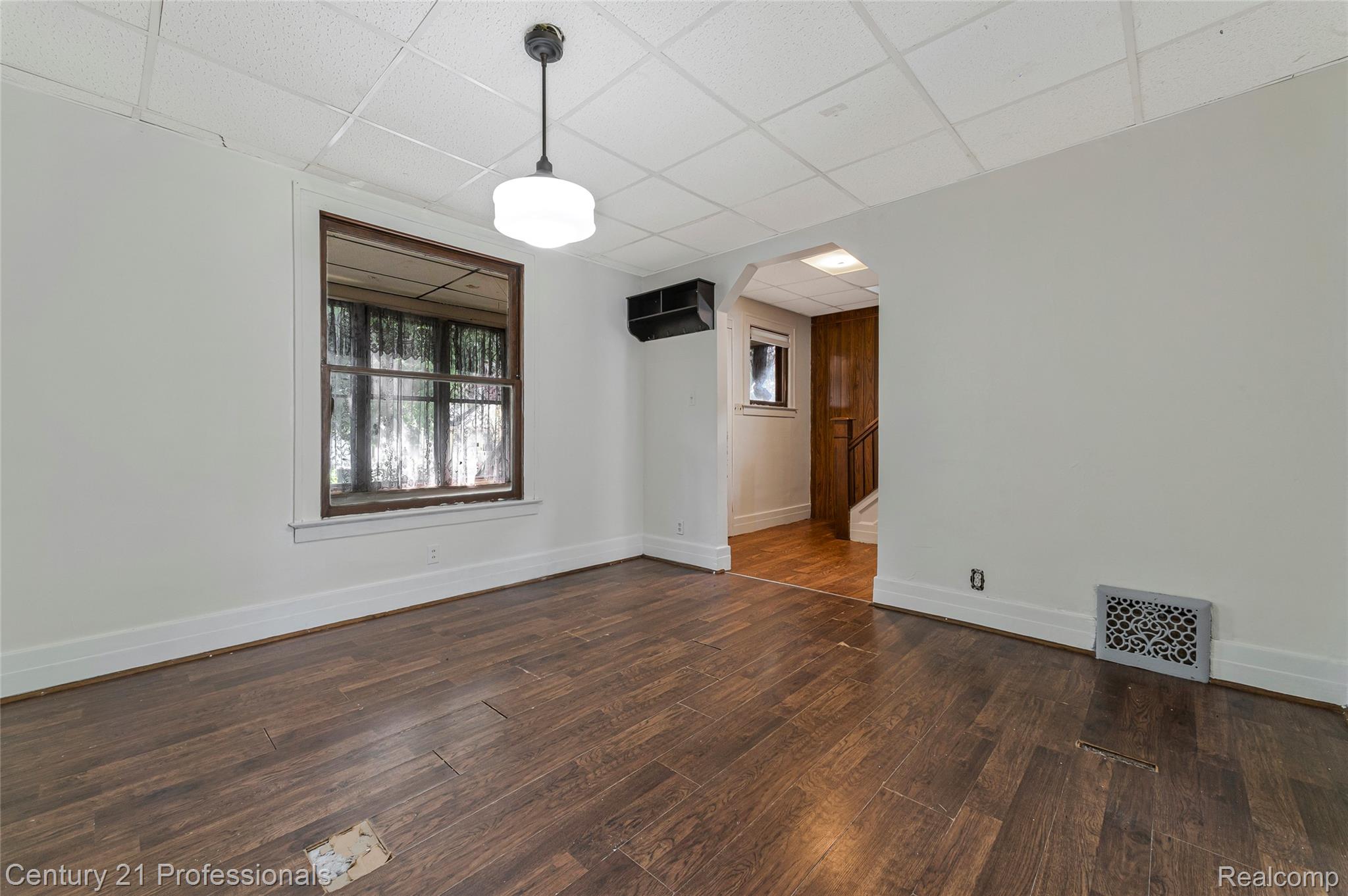 238 Richter St Street Property Photo 11