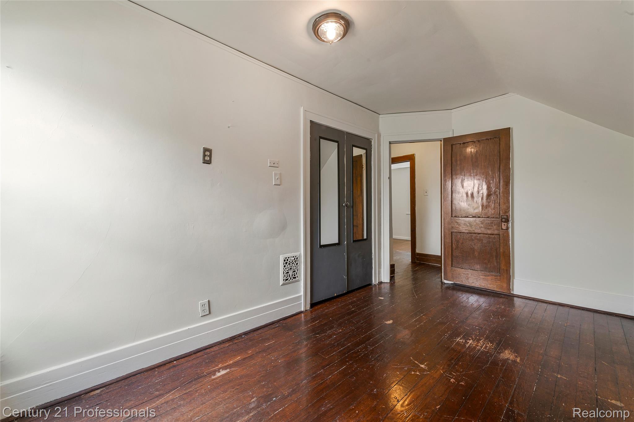 238 Richter St Street Property Photo 22
