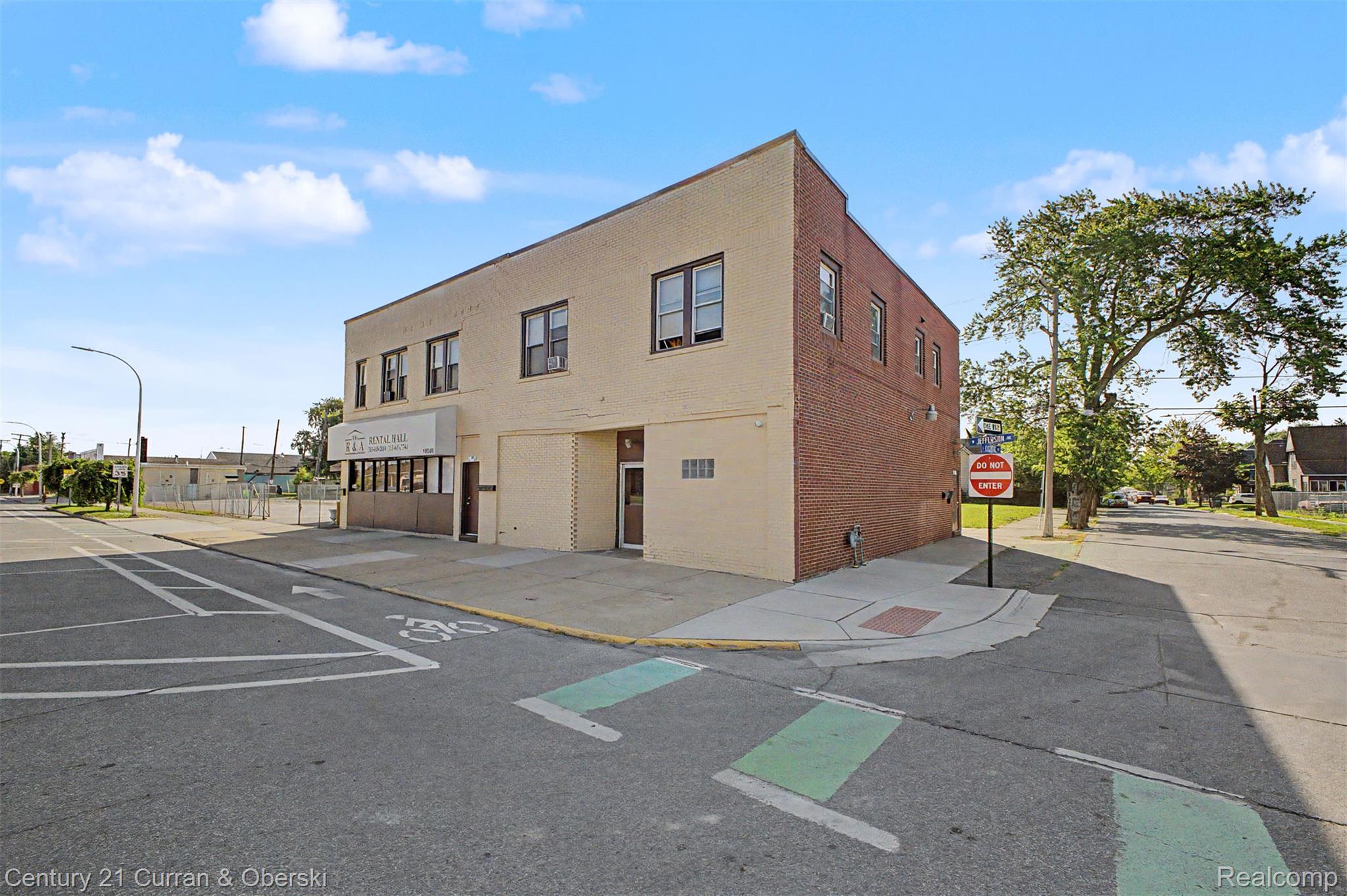 10249 W Jefferson Avenue Property Photo 2