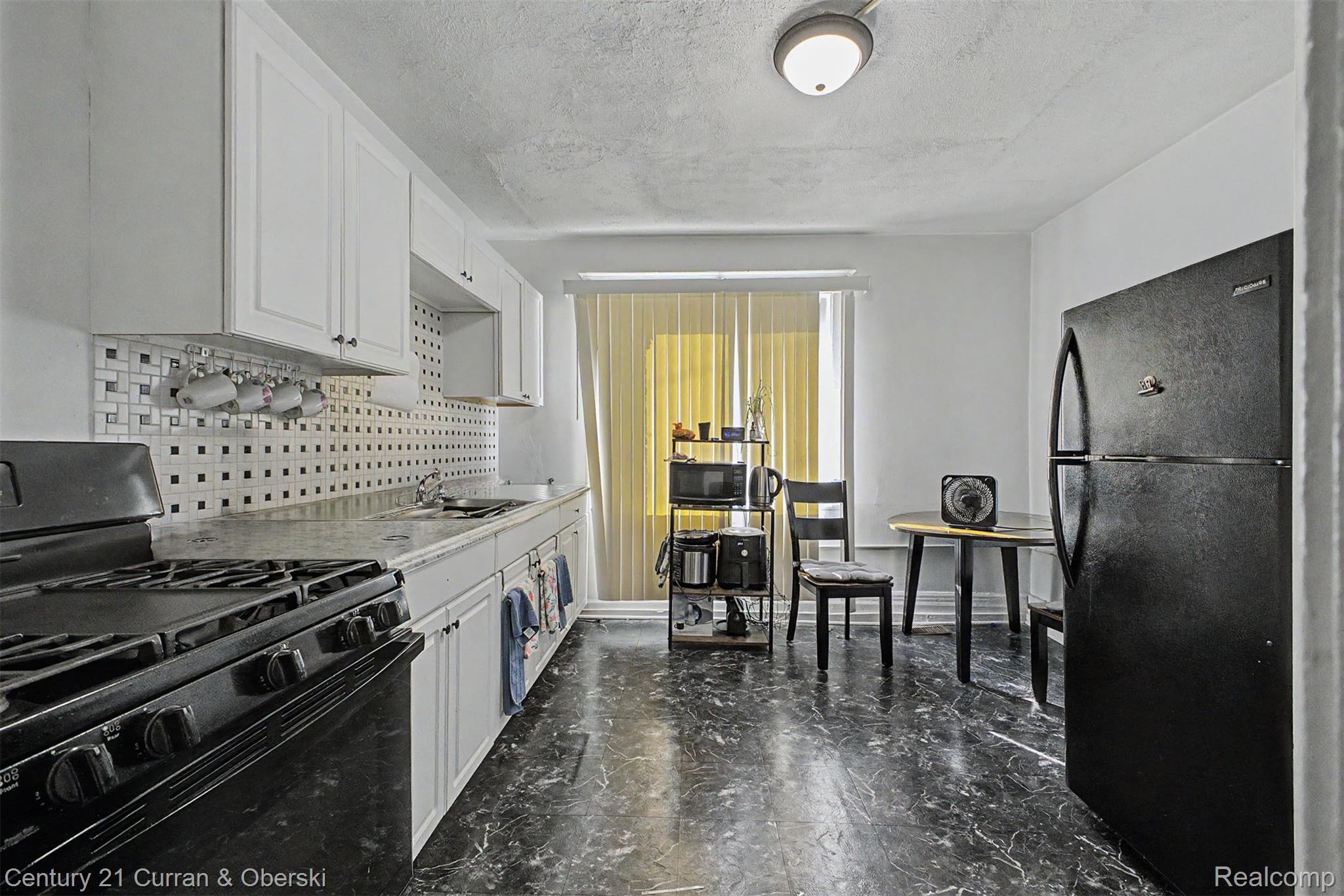 10249 W Jefferson Avenue Property Photo 36