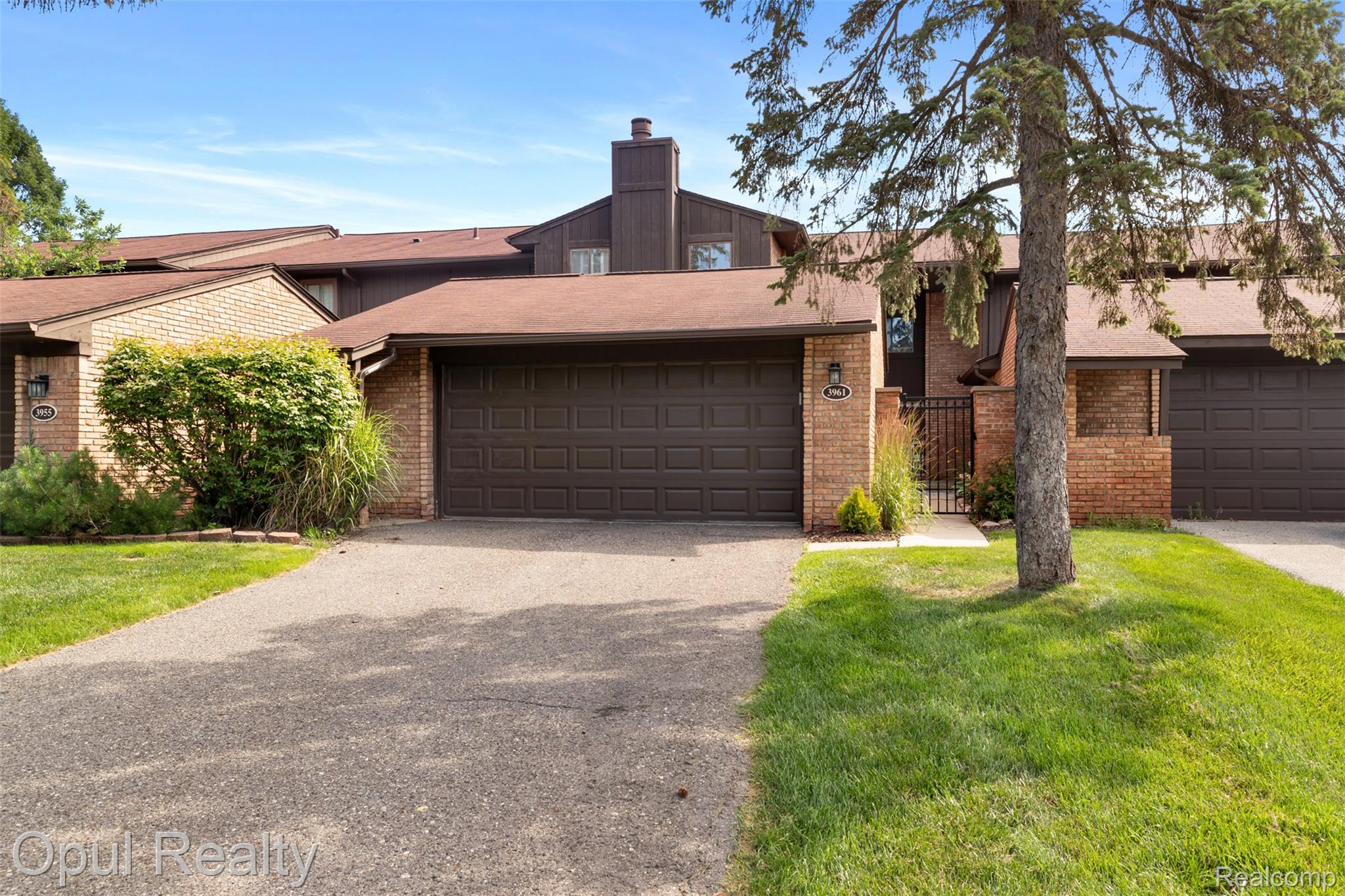 3961 Chablis Street Property Photo 2