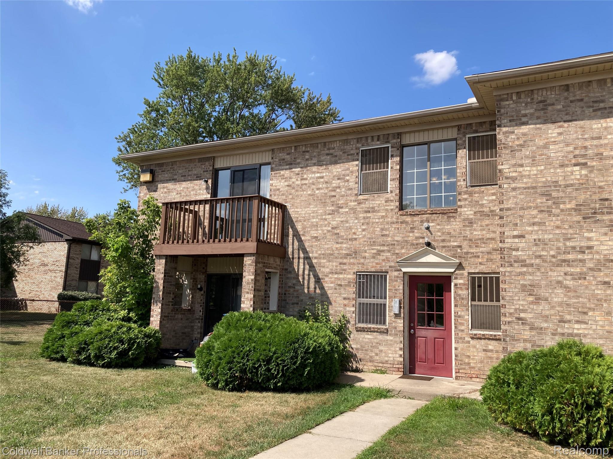 284 E 13 Mile, Unit #202 Property Photo 1