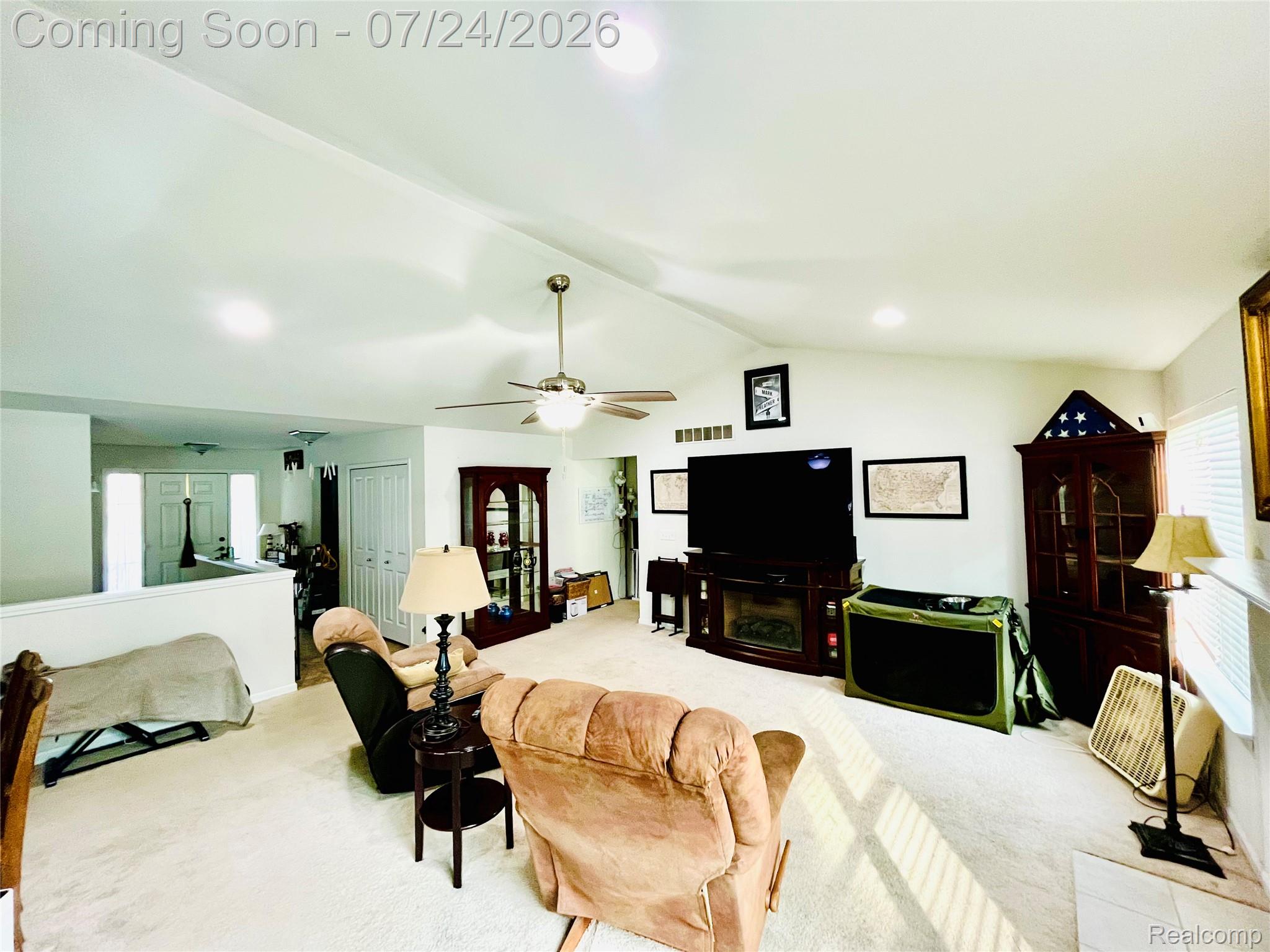 9045 Birch Pointe Drive Property Photo 3