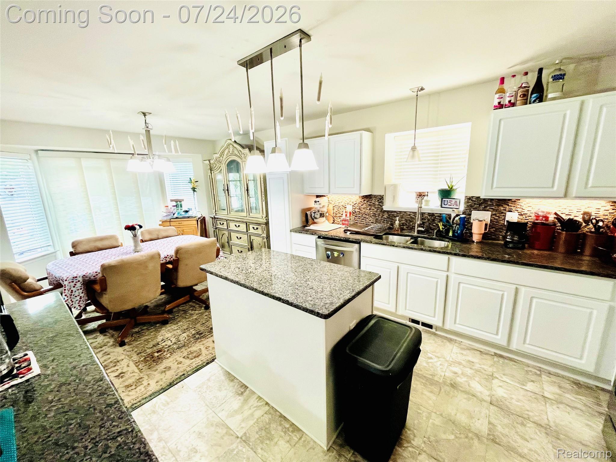 9045 Birch Pointe Drive Property Photo 8