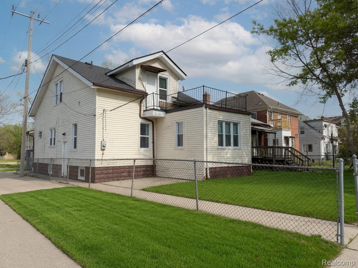 15935 Normandy Street Property Photo 5