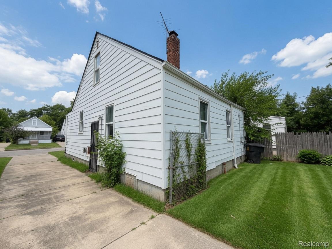 15935 Normandy Street Property Photo 7