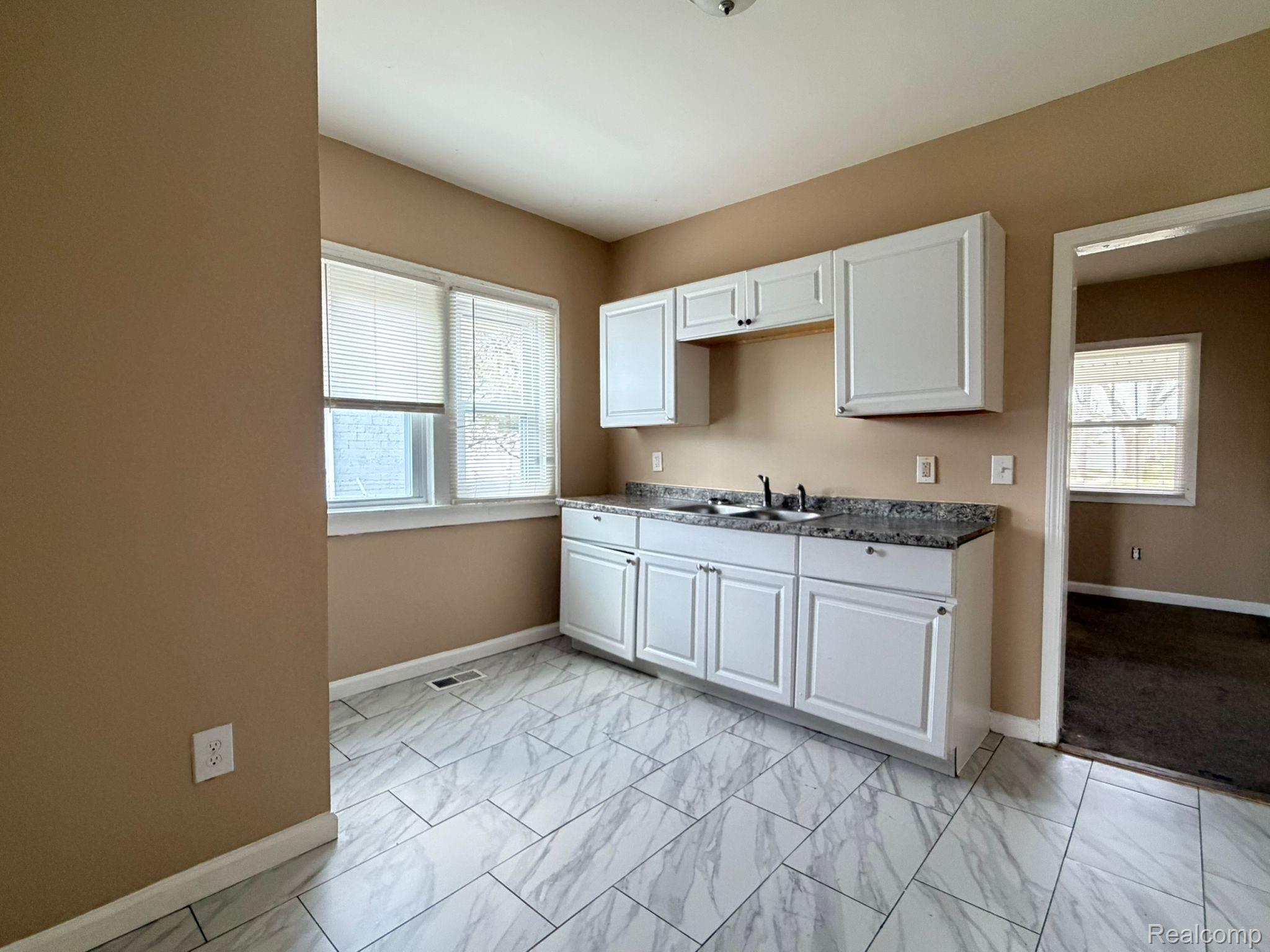 15935 Normandy Street Property Photo 25