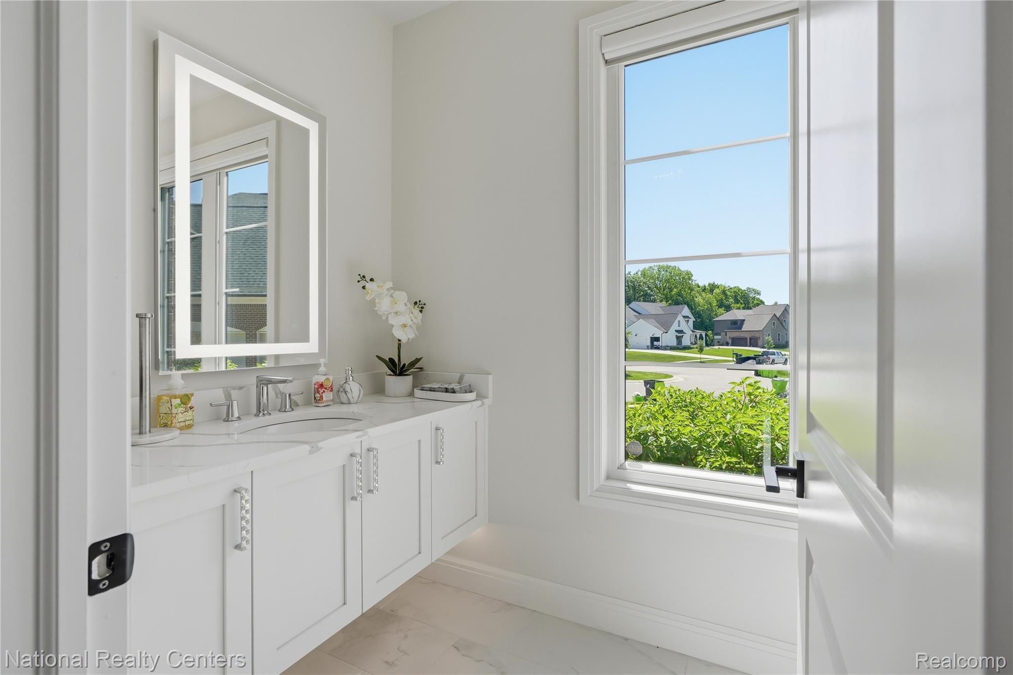 3142 Holburn Court Property Photo 25