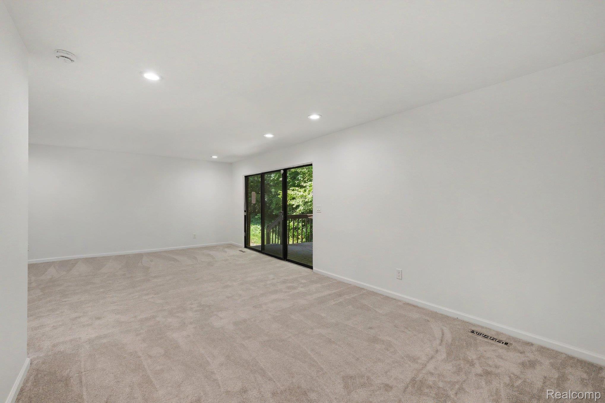 2056 Walden Court Property Photo 6
