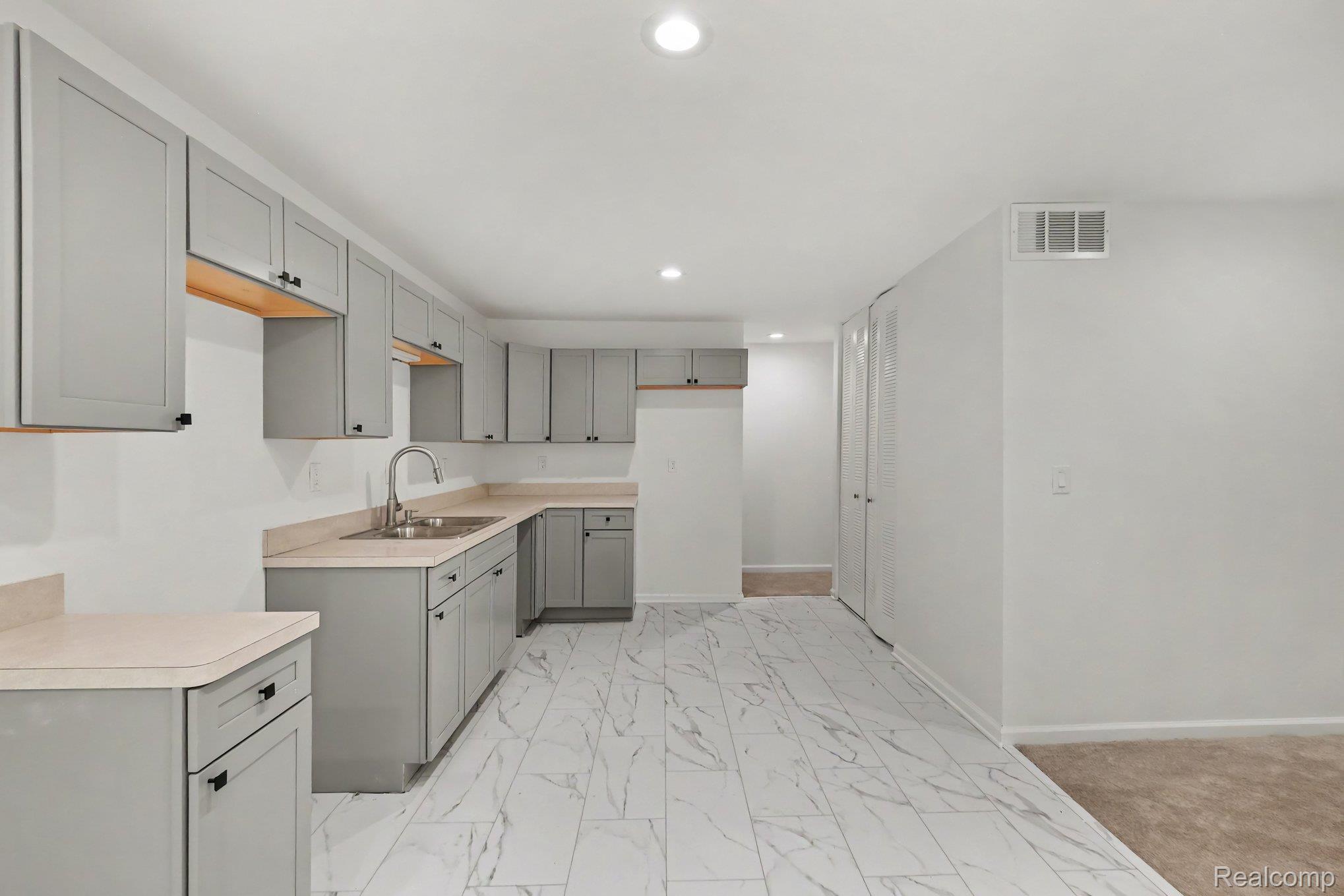 2056 Walden Court Property Photo 8