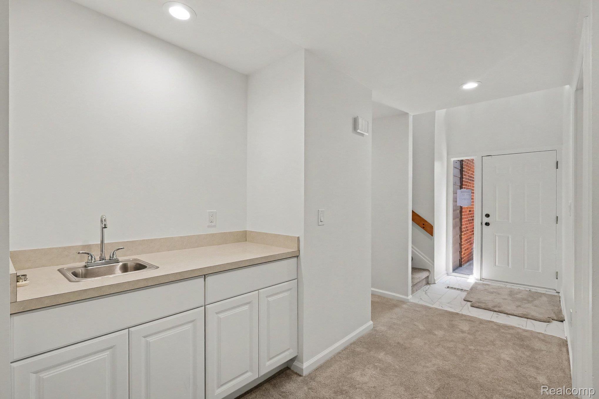 2056 Walden Court Property Photo 10