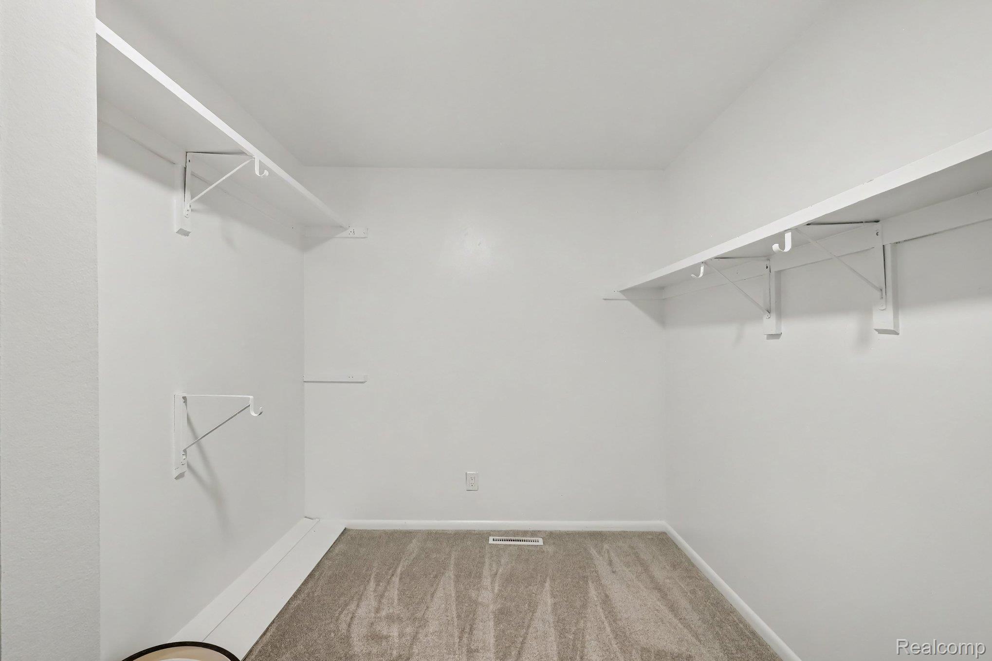 2056 Walden Court Property Photo 16