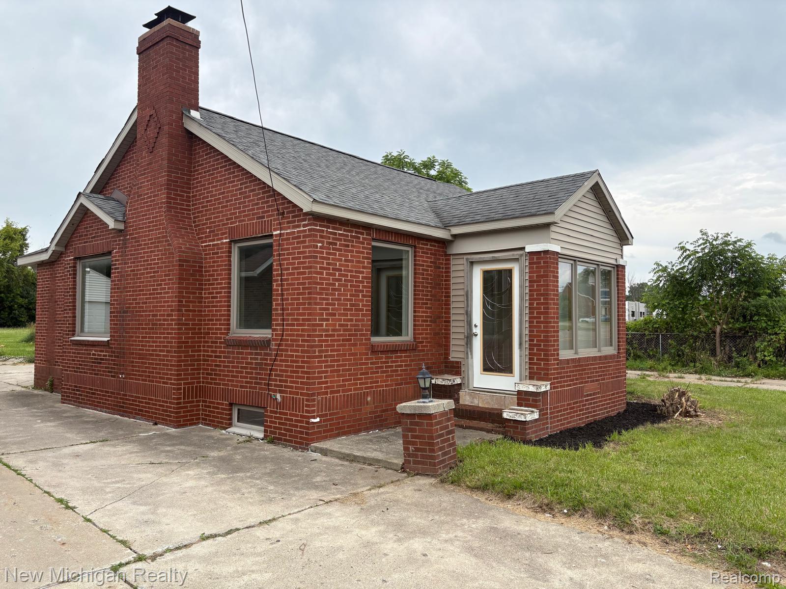 4469 S Saginaw Street Property Photo 1