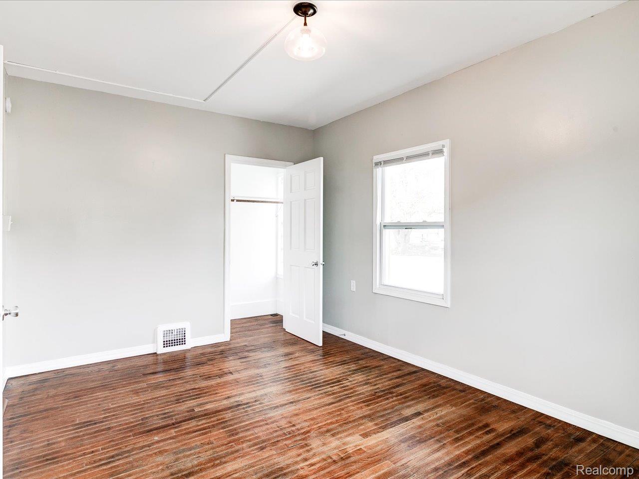 1639 Lapeer Avenue Property Photo 12