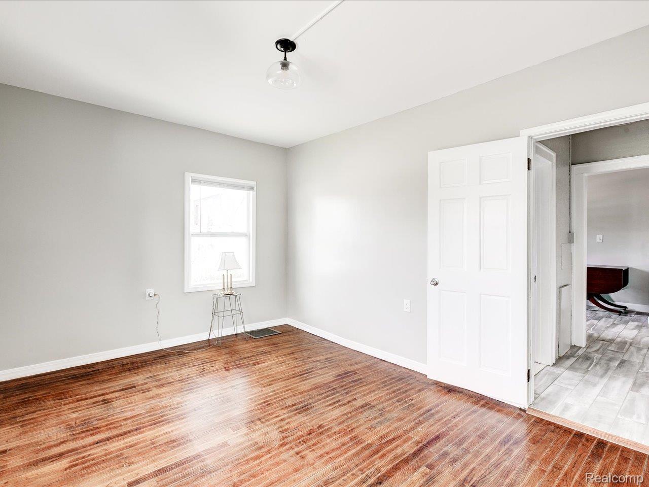 1639 Lapeer Avenue Property Photo 13