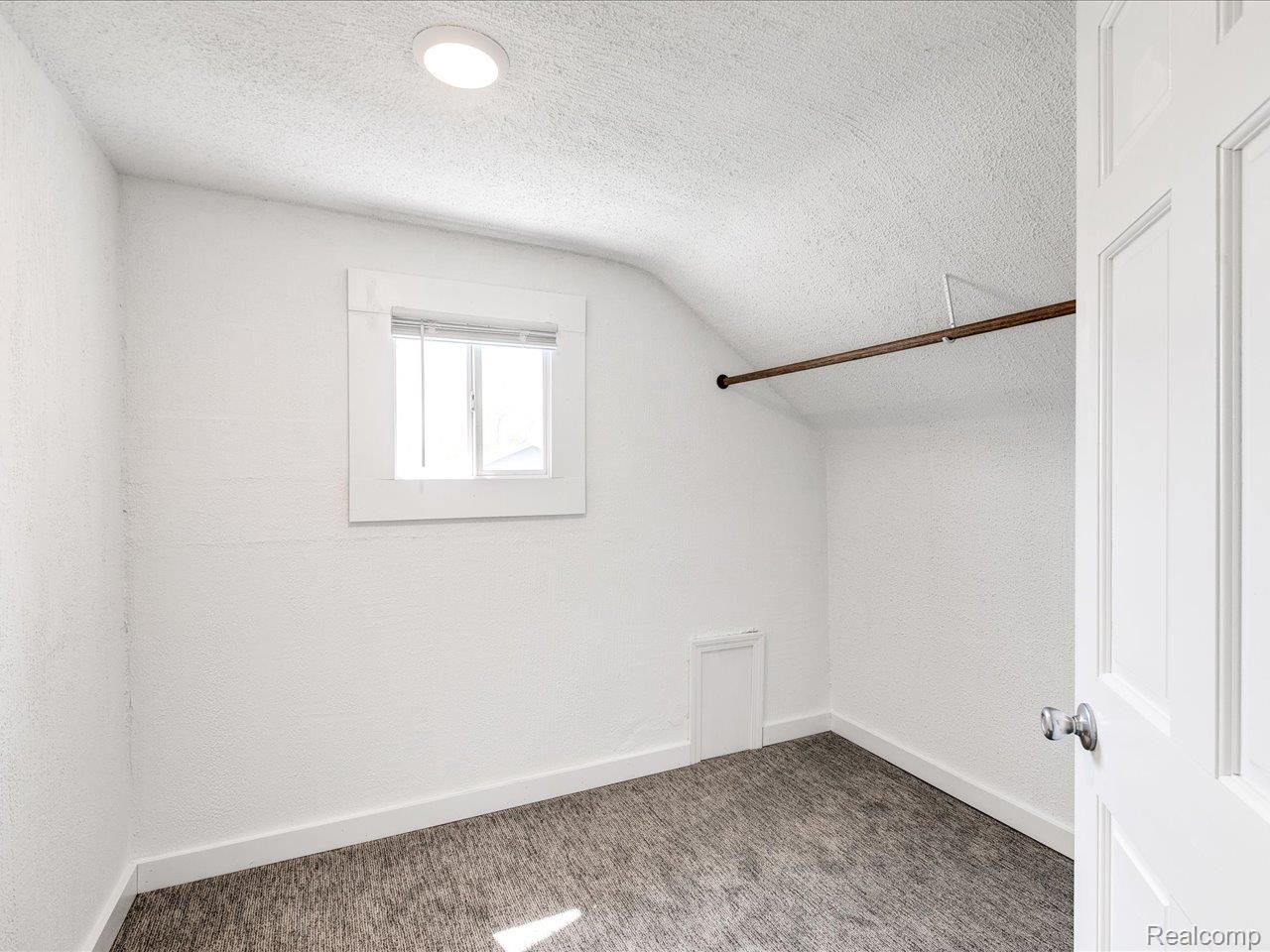 1639 Lapeer Avenue Property Photo 17