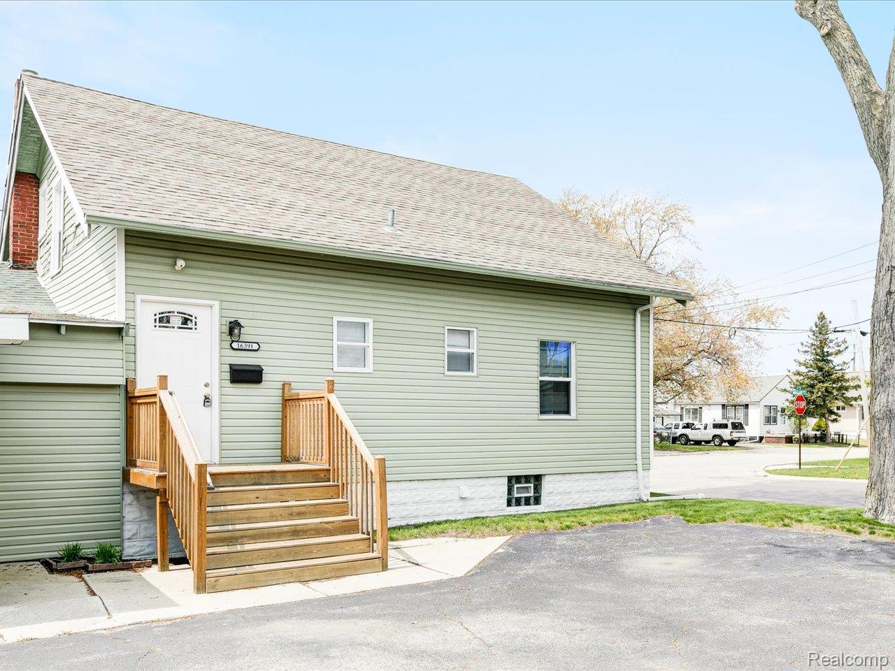 1639 Lapeer Avenue Property Photo 25