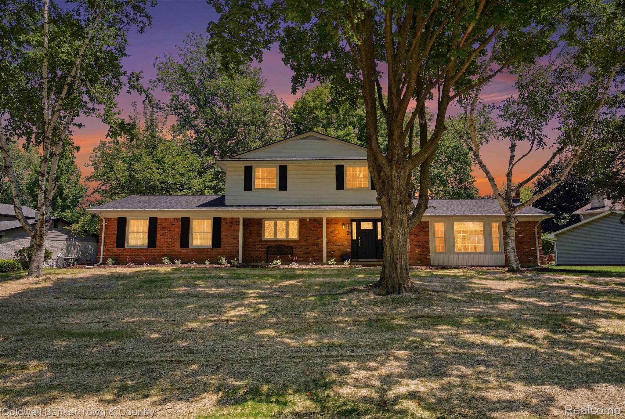 4301 Macqueen Drive Property Photo 2