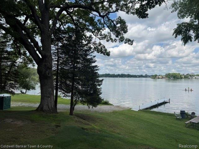 4301 Macqueen Drive Property Photo 8