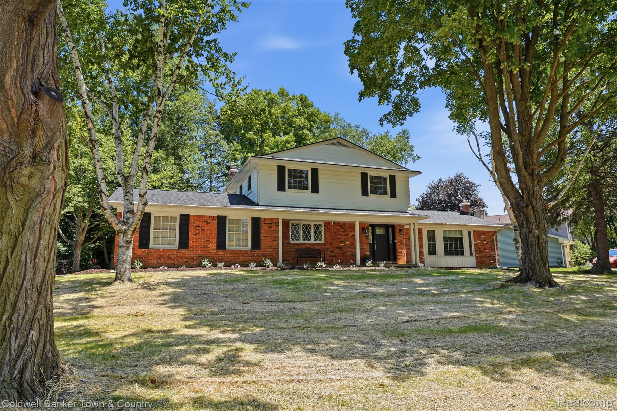 4301 Macqueen Drive Property Photo 9