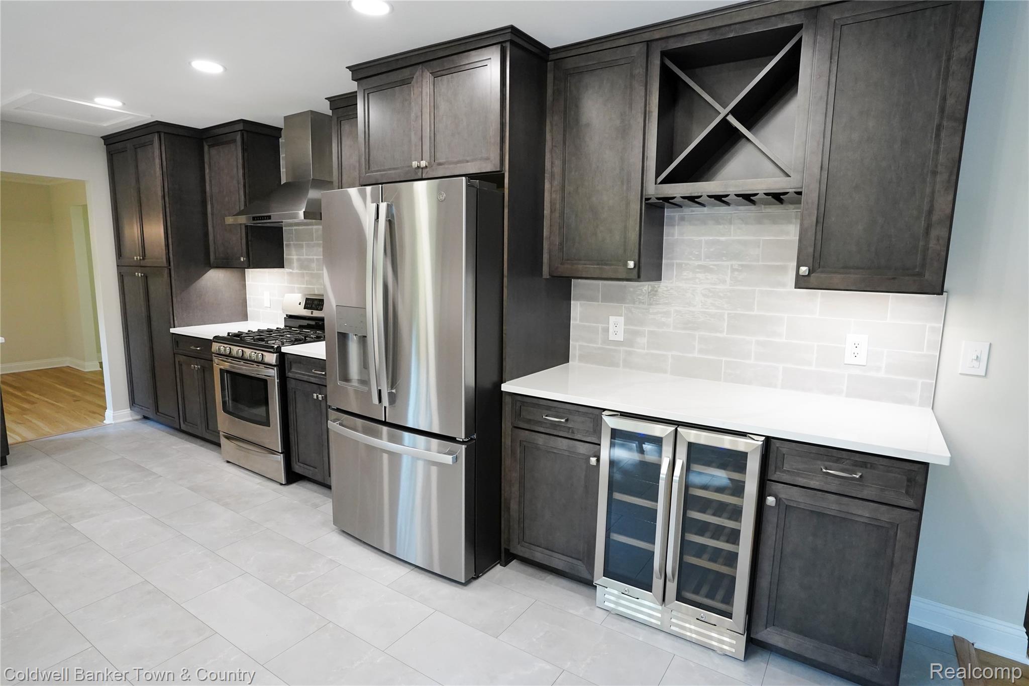 4301 Macqueen Drive Property Photo 20