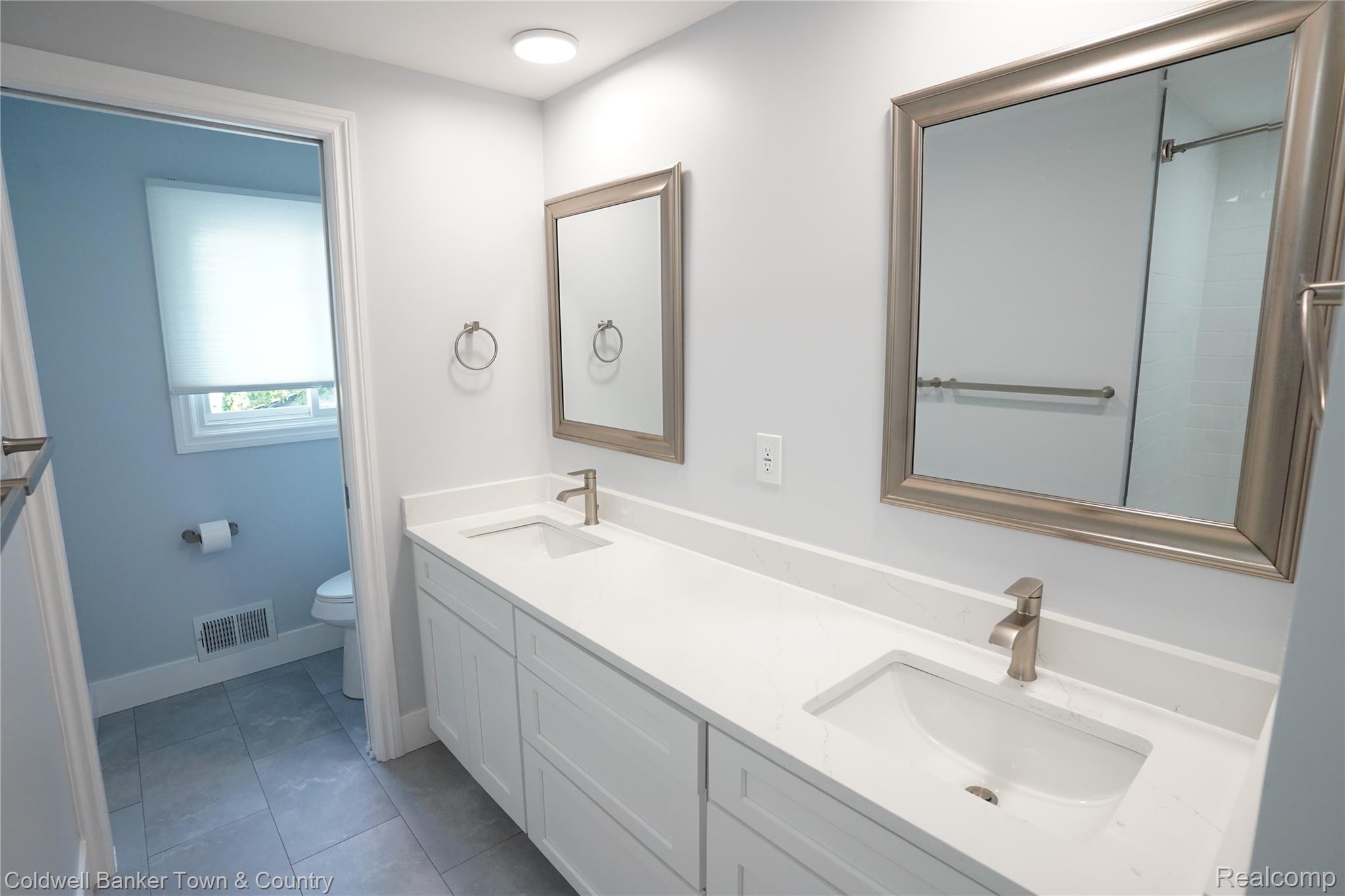 4301 Macqueen Drive Property Photo 24