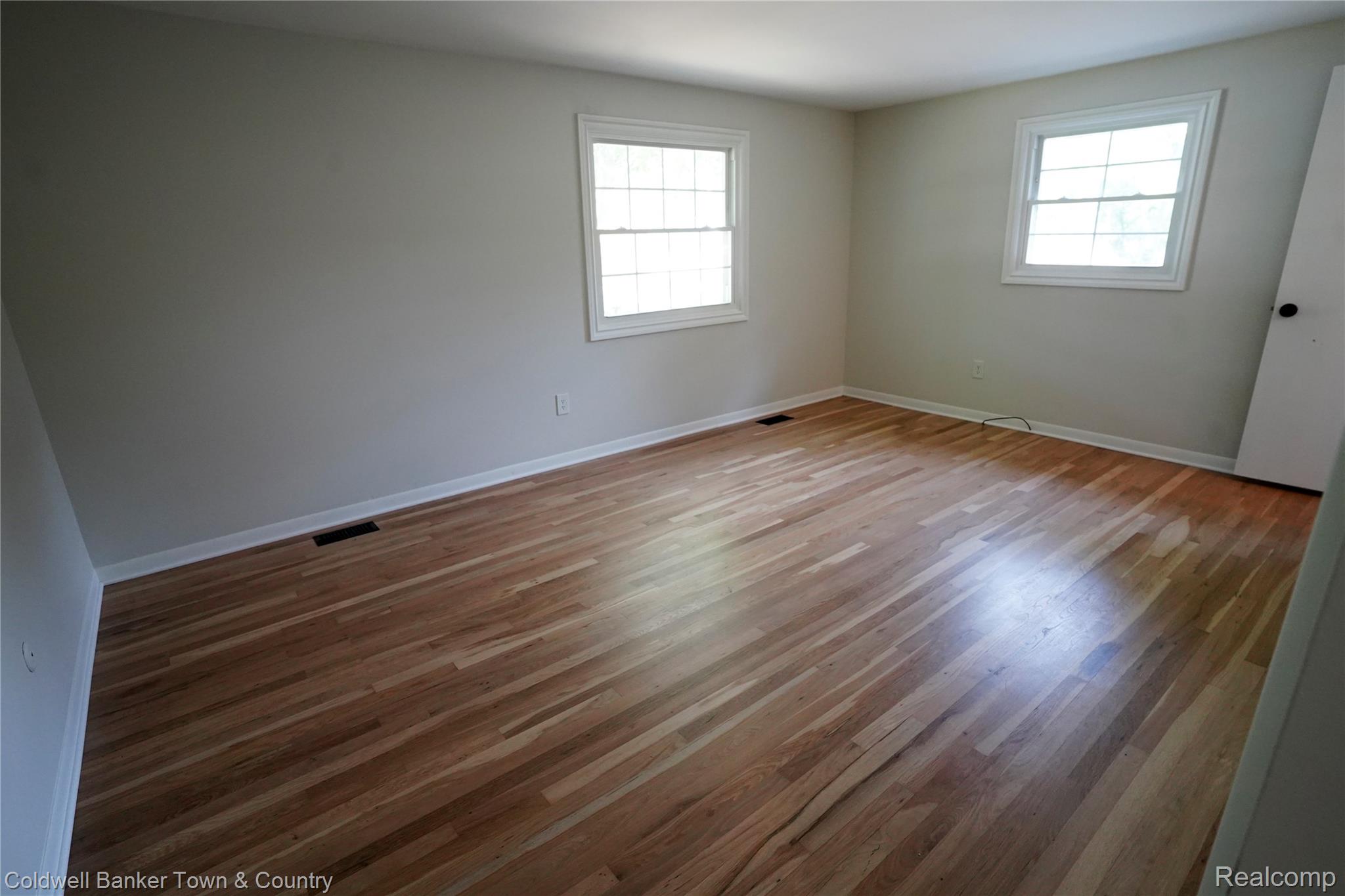 4301 Macqueen Drive Property Photo 26