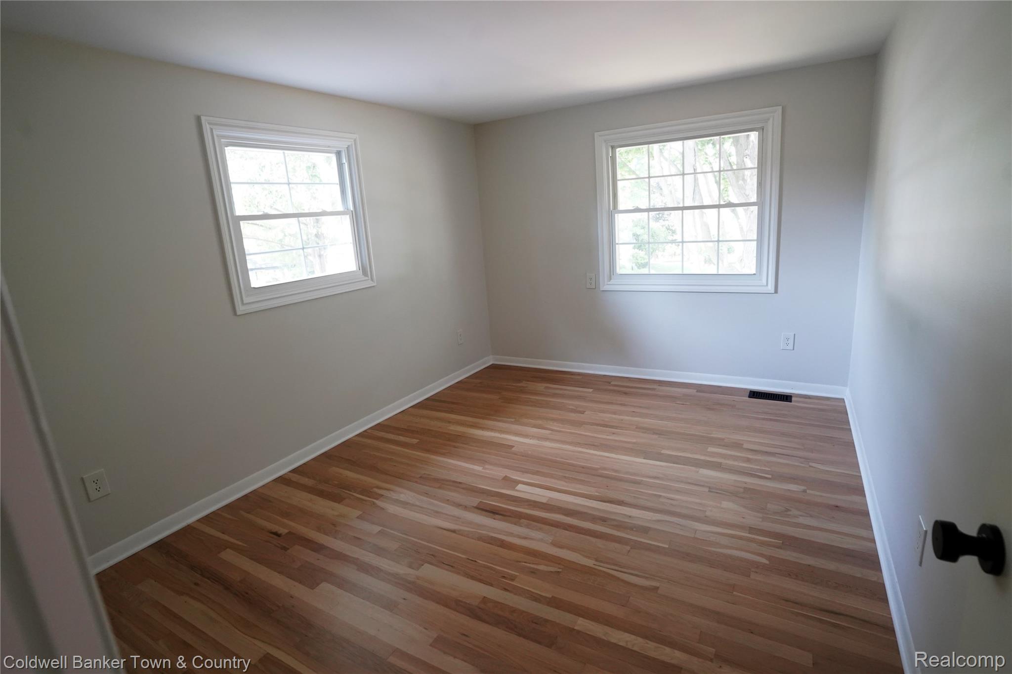 4301 Macqueen Drive Property Photo 31