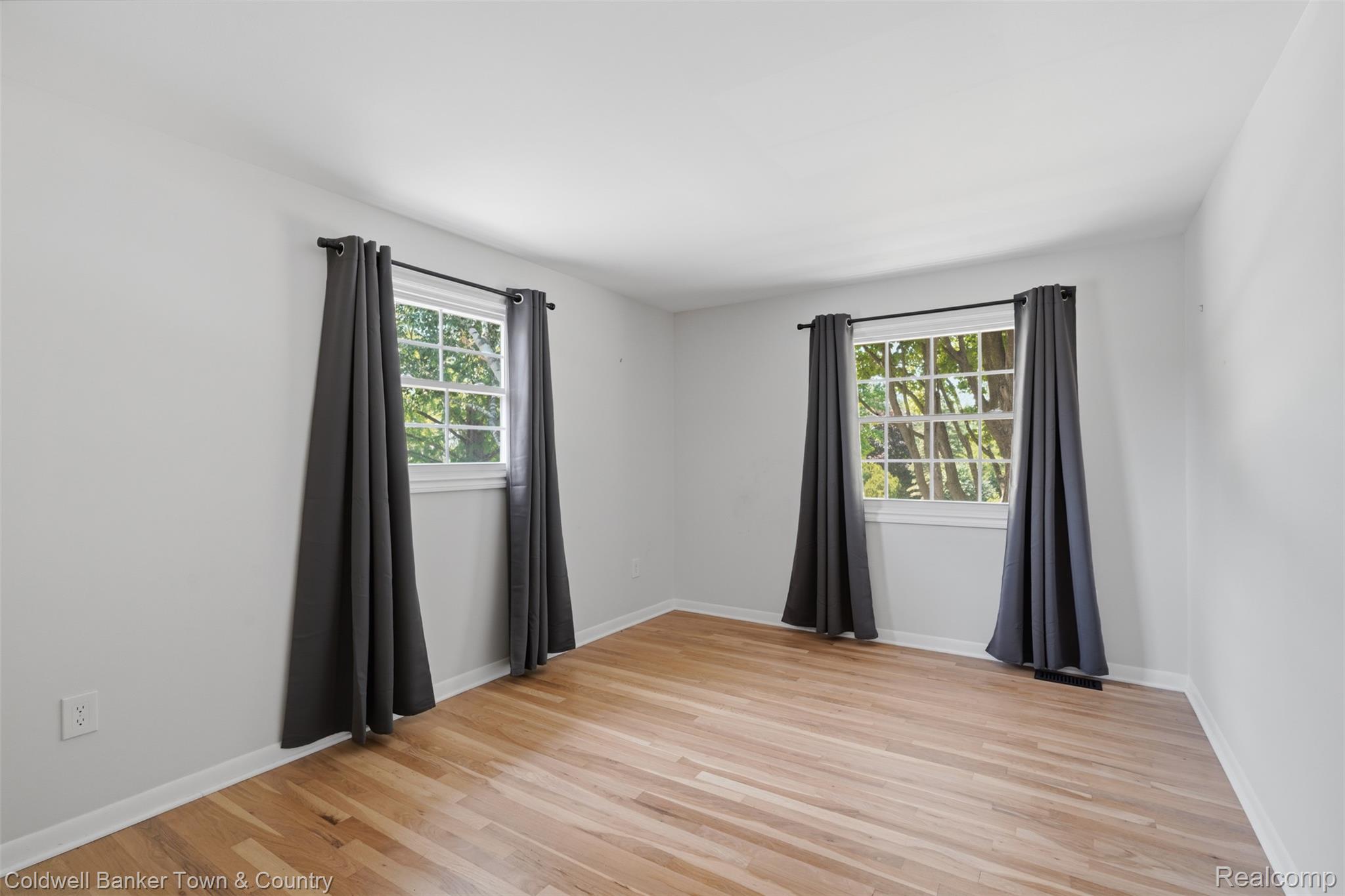 4301 Macqueen Drive Property Photo 35