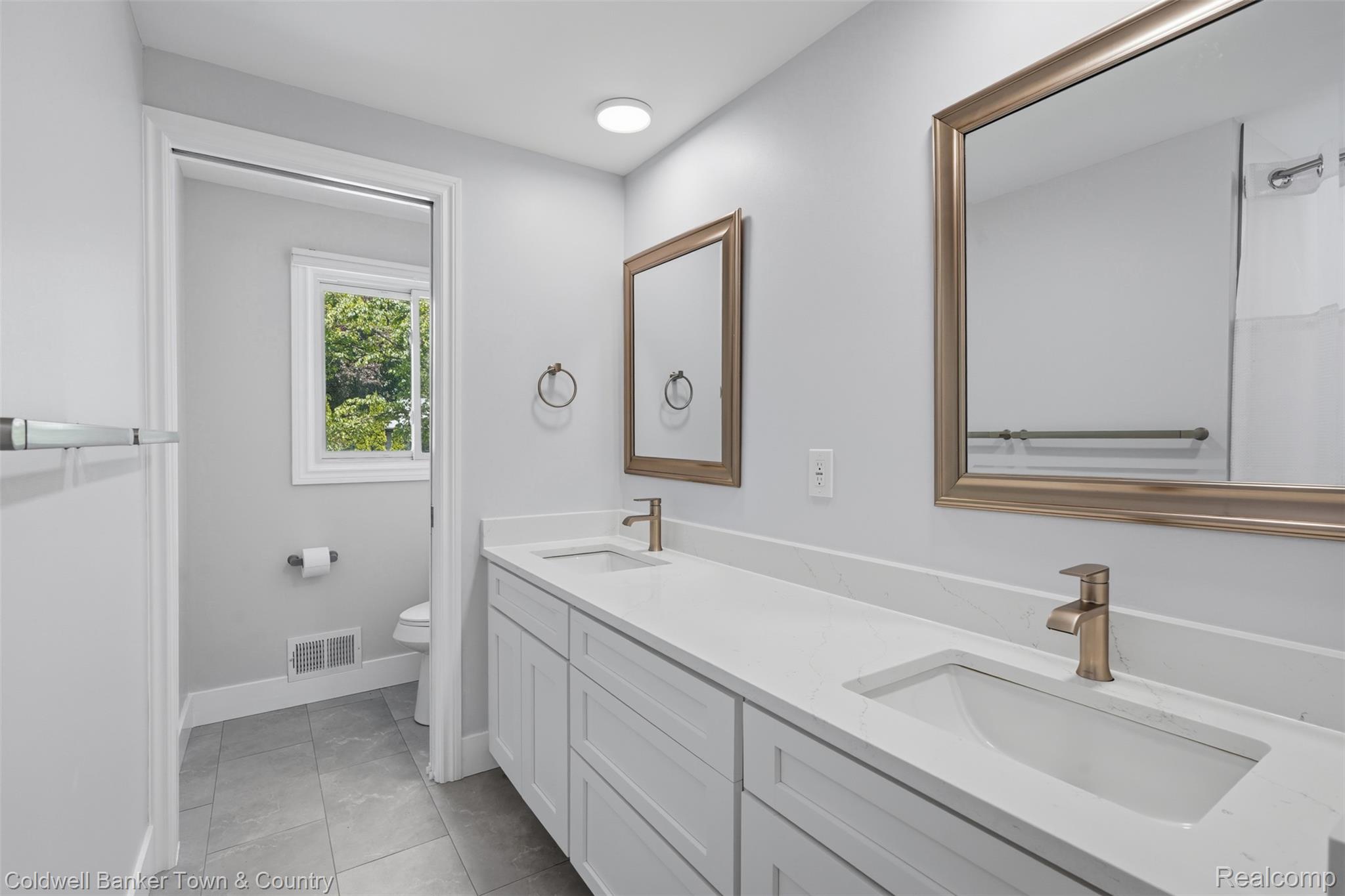 4301 Macqueen Drive Property Photo 41