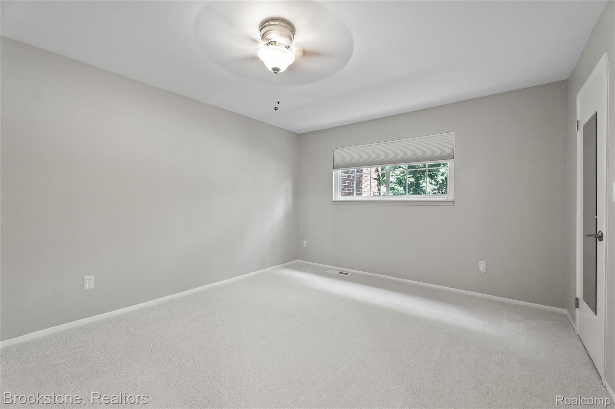 775 E Fox Hills Drive Property Photo 19