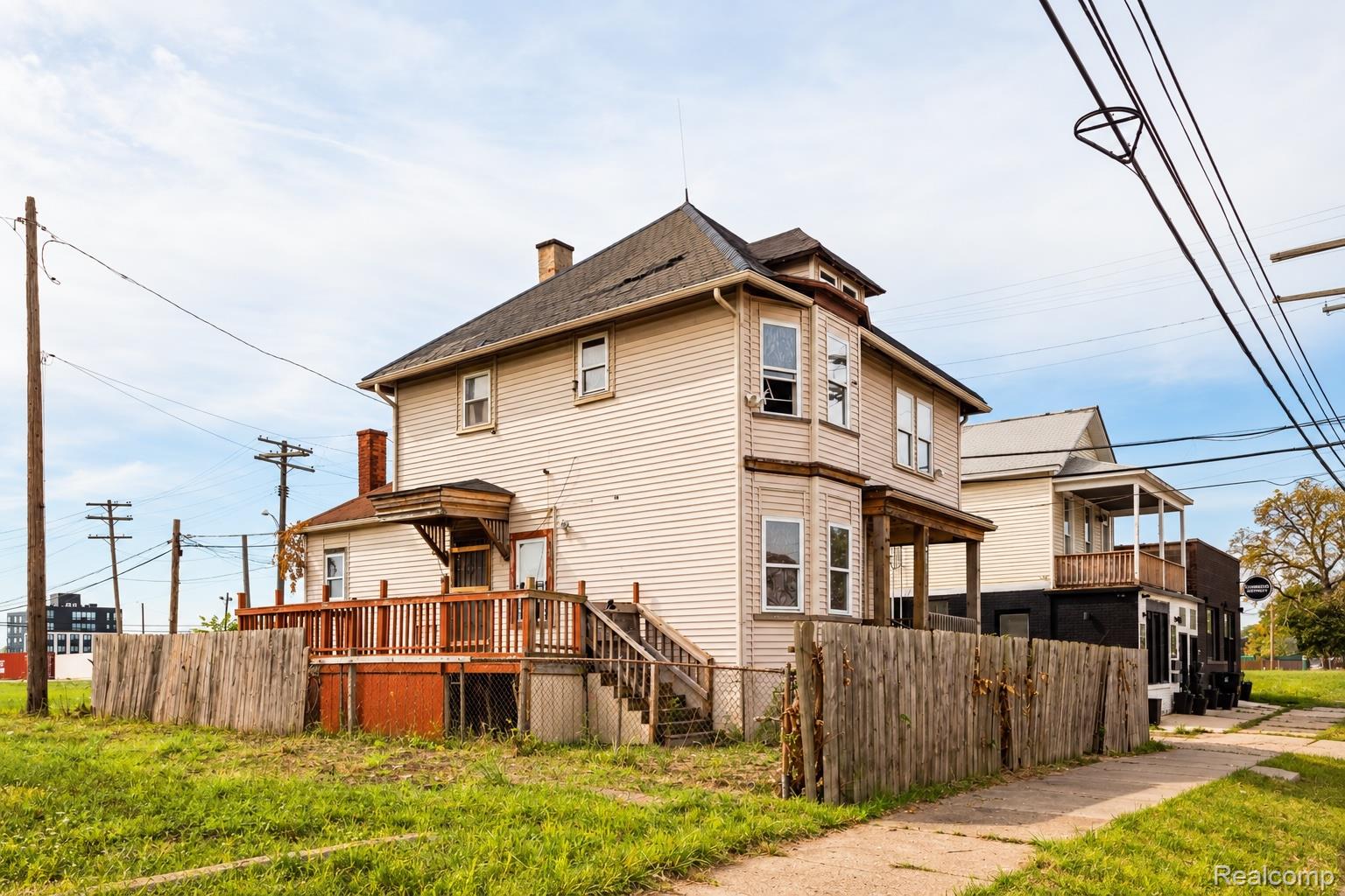 1525 Spruce Street Property Photo 2