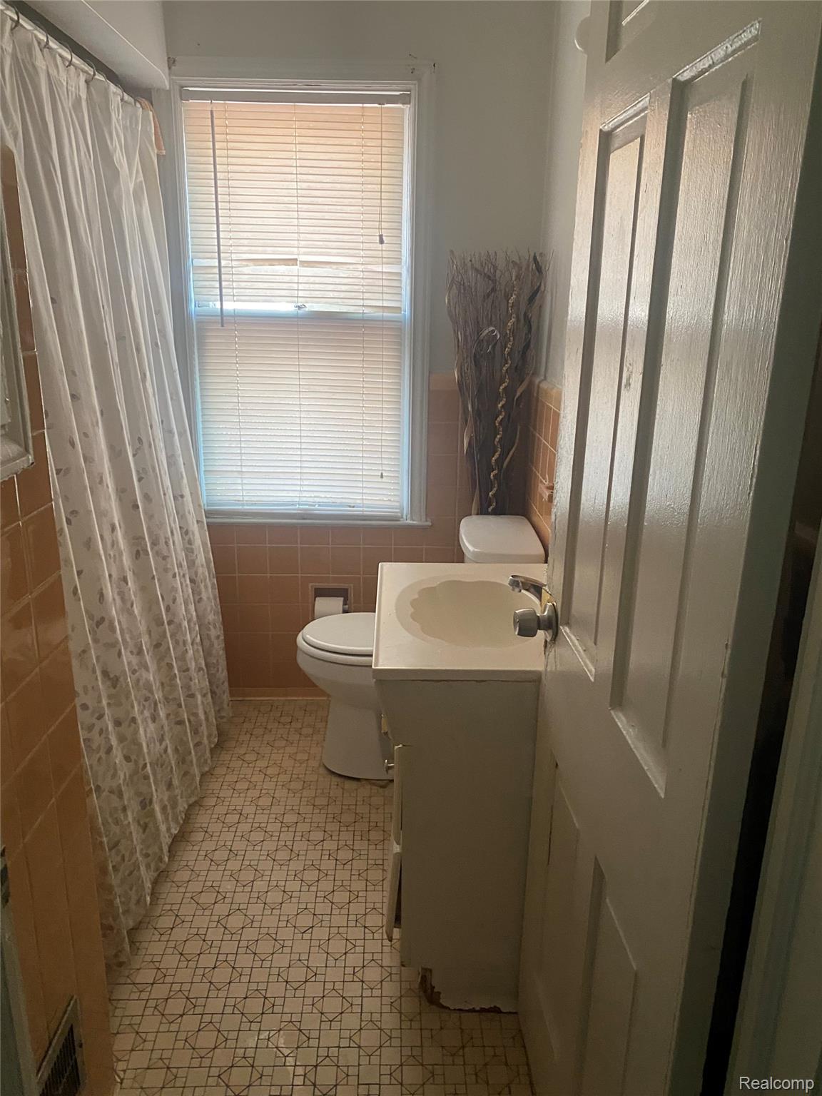 18250 Washburn Street Property Photo 5
