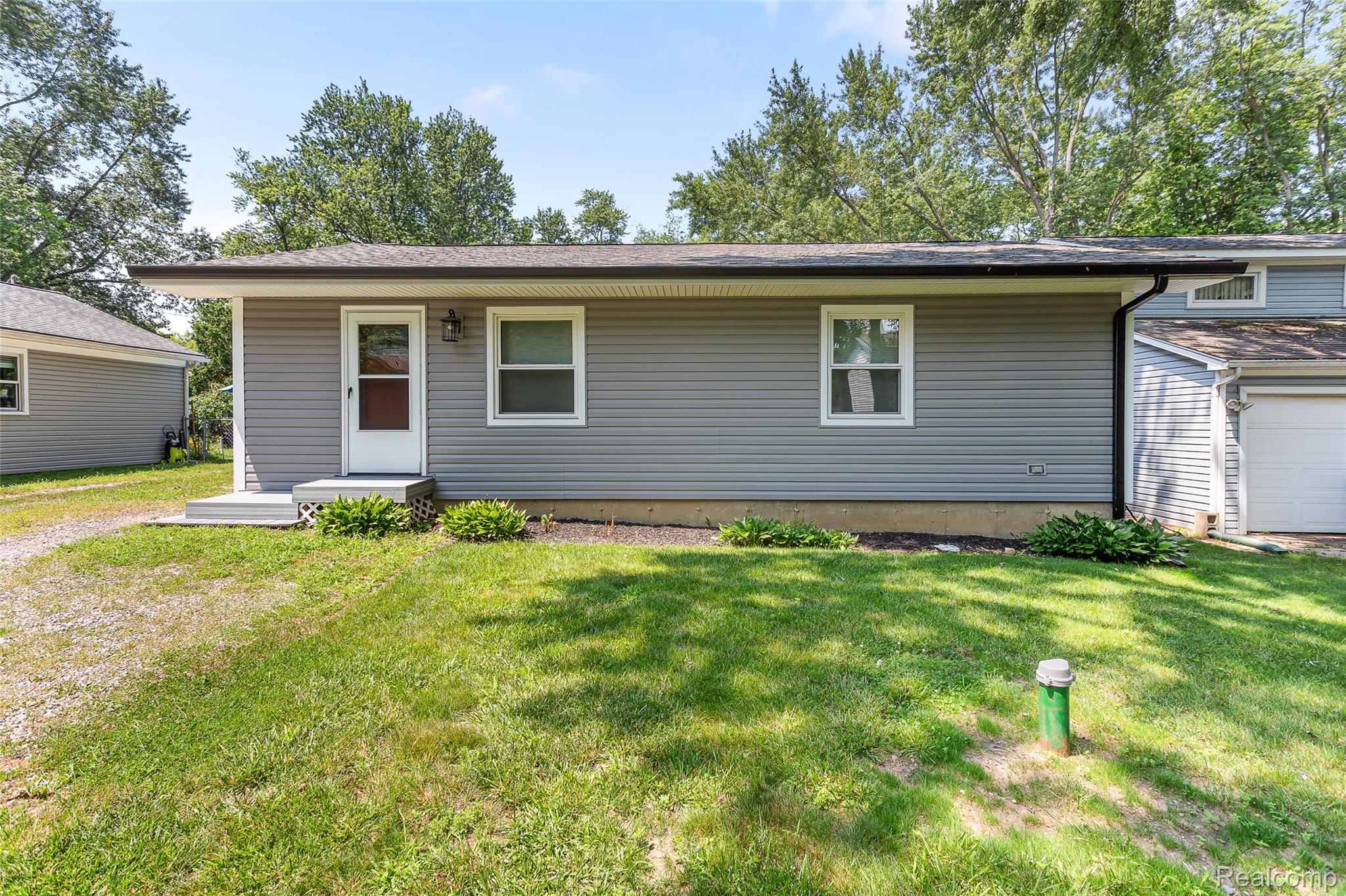 3322 Royal Boulevard Property Photo 1