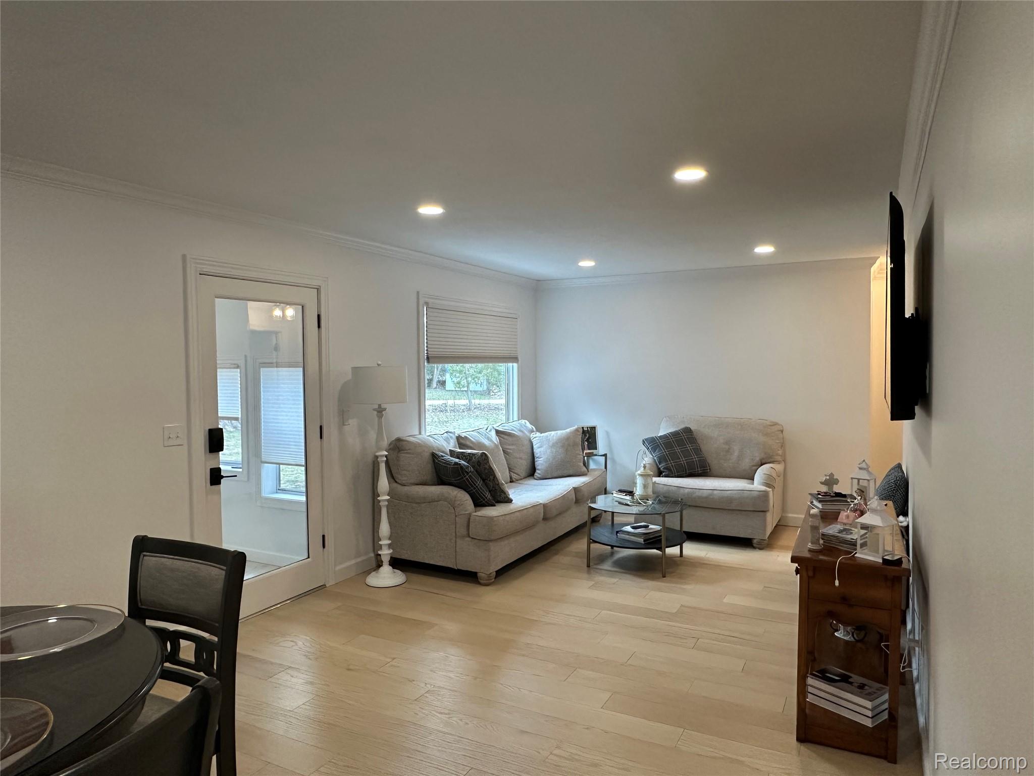 7726 Lake Street Property Photo 8