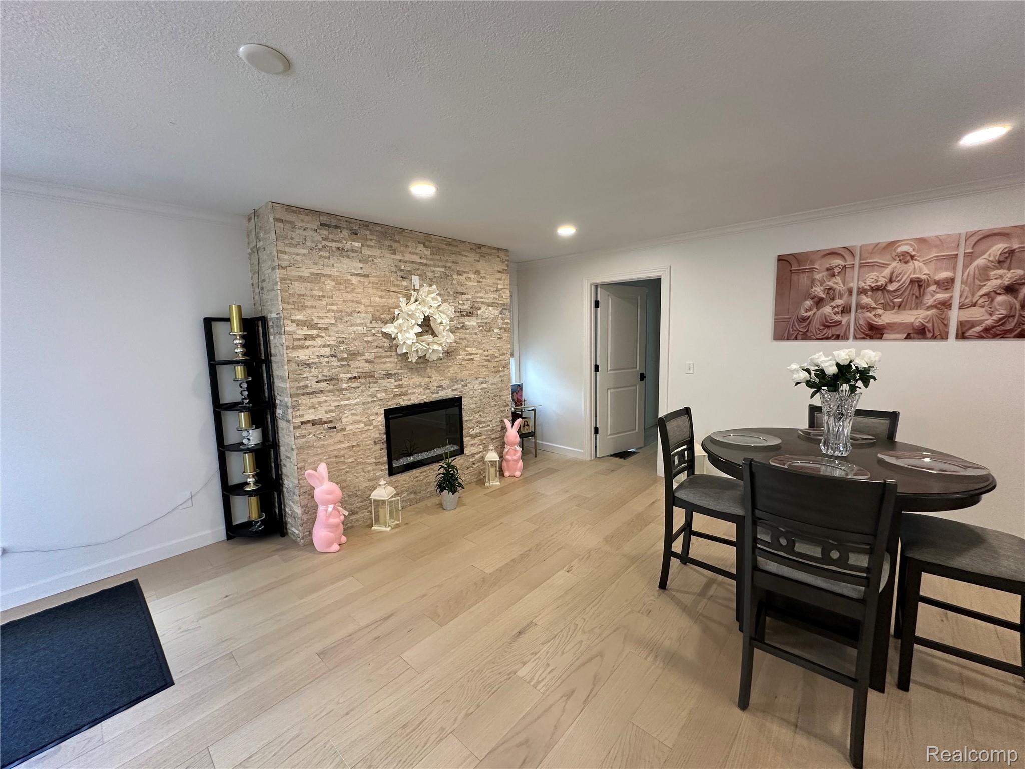7726 Lake Street Property Photo 10