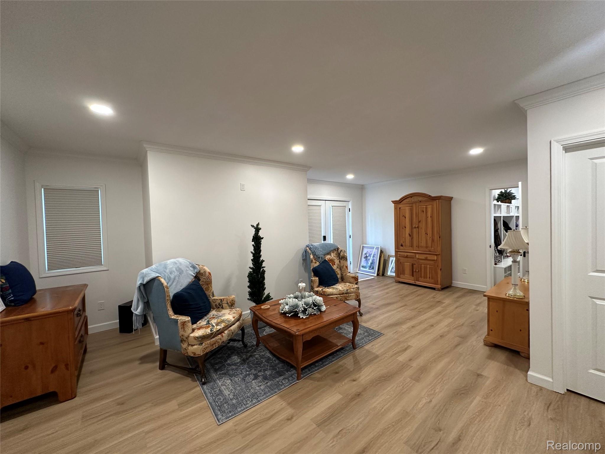 7726 Lake Street Property Photo 32