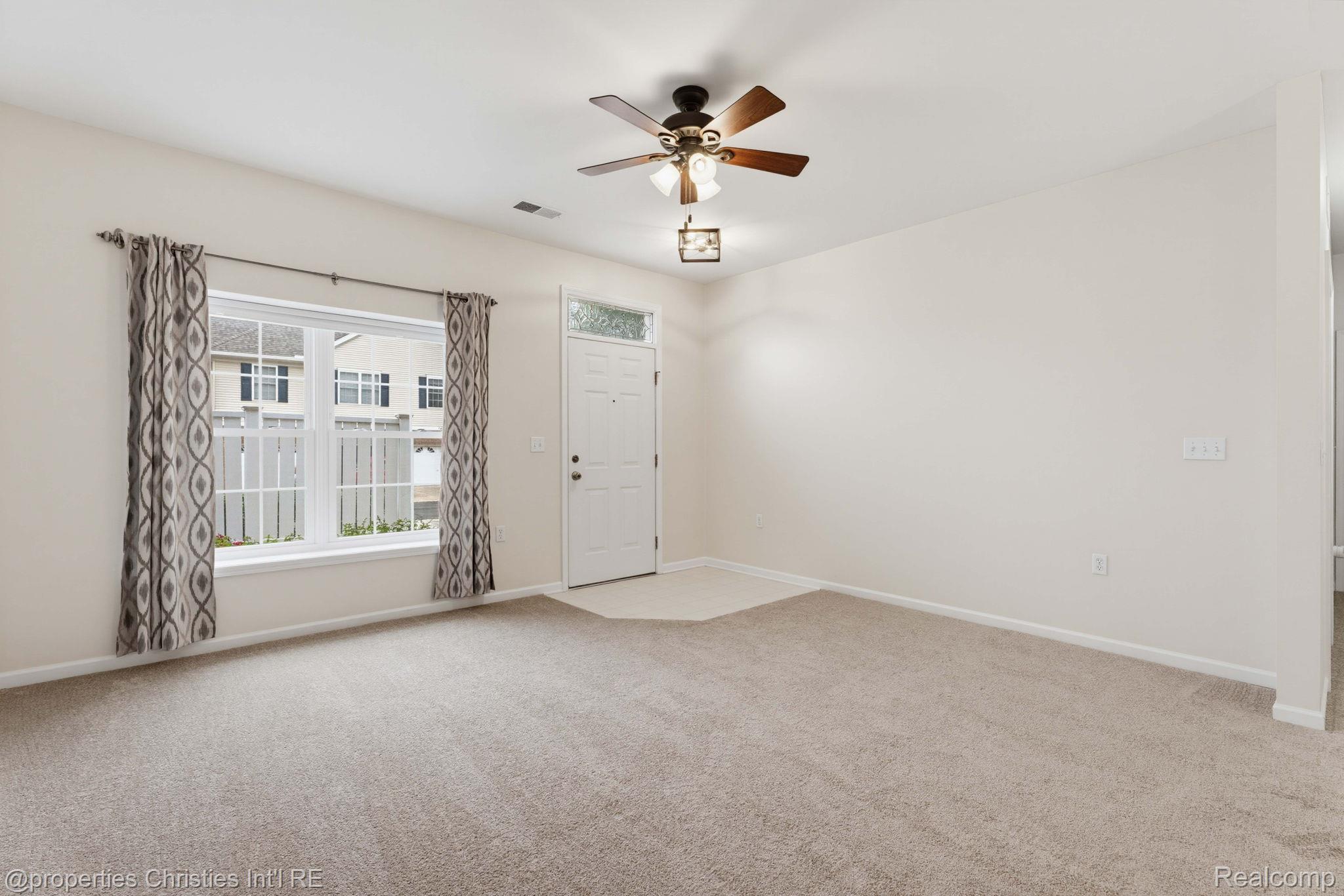 730 Amberly Drive Property Photo 6