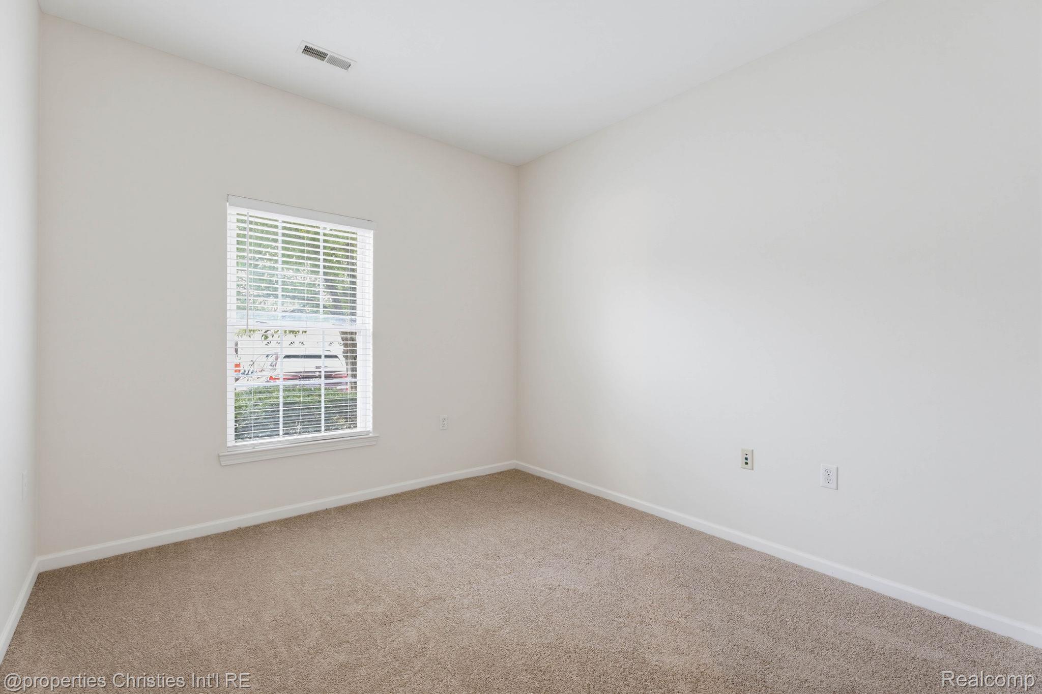 730 Amberly Drive Property Photo 12