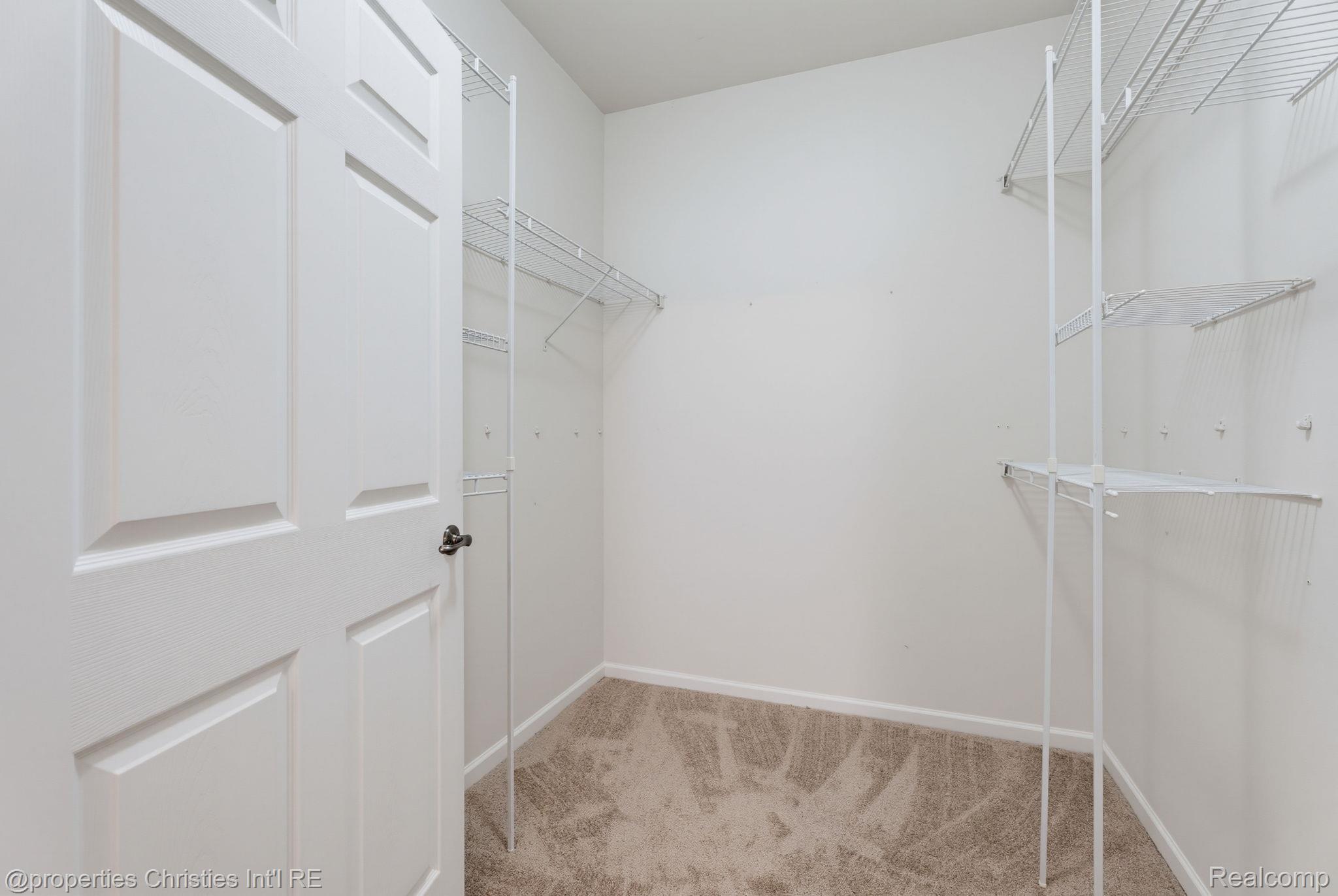 730 Amberly Drive Property Photo 17