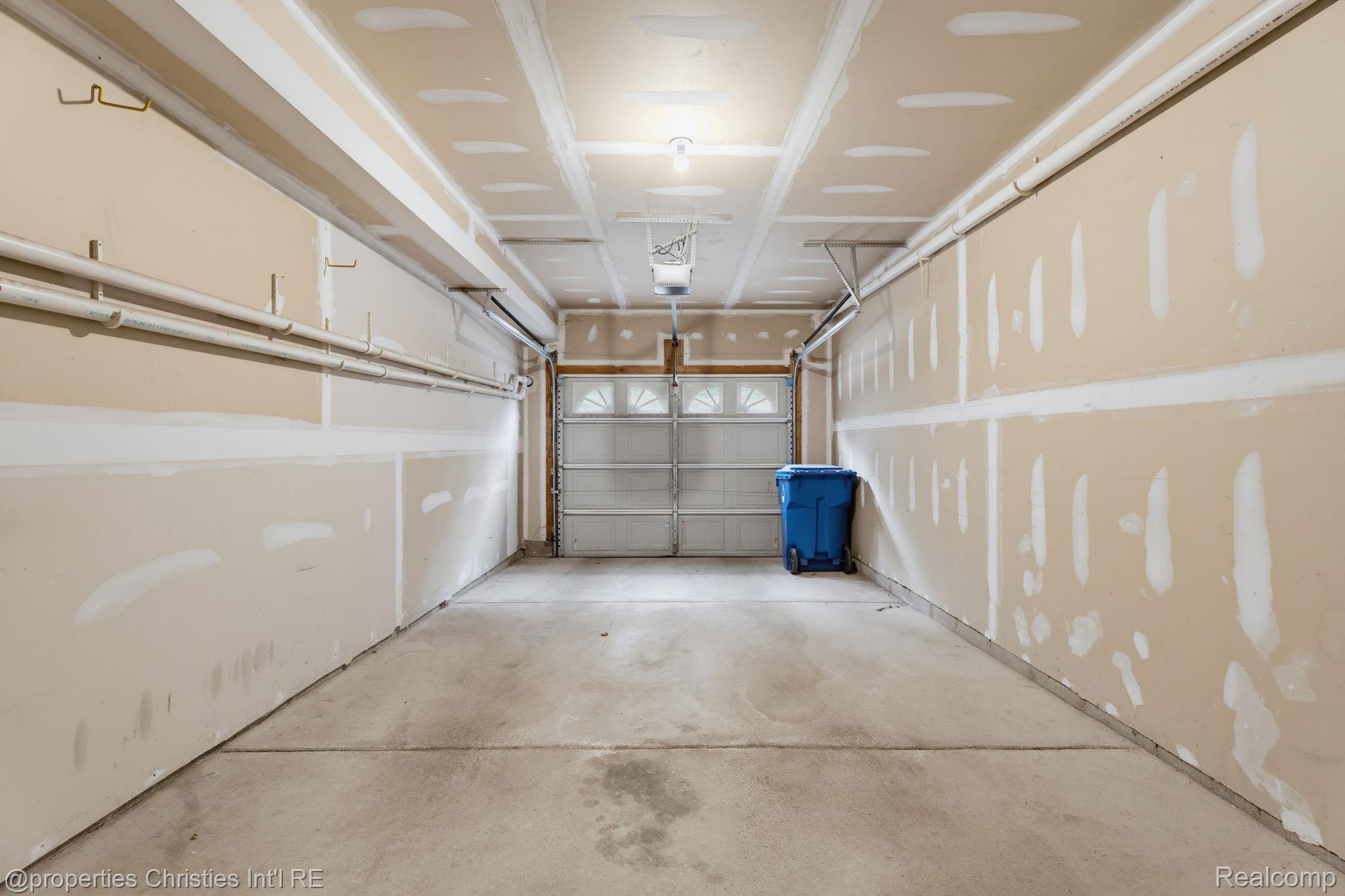 730 Amberly Drive Property Photo 20