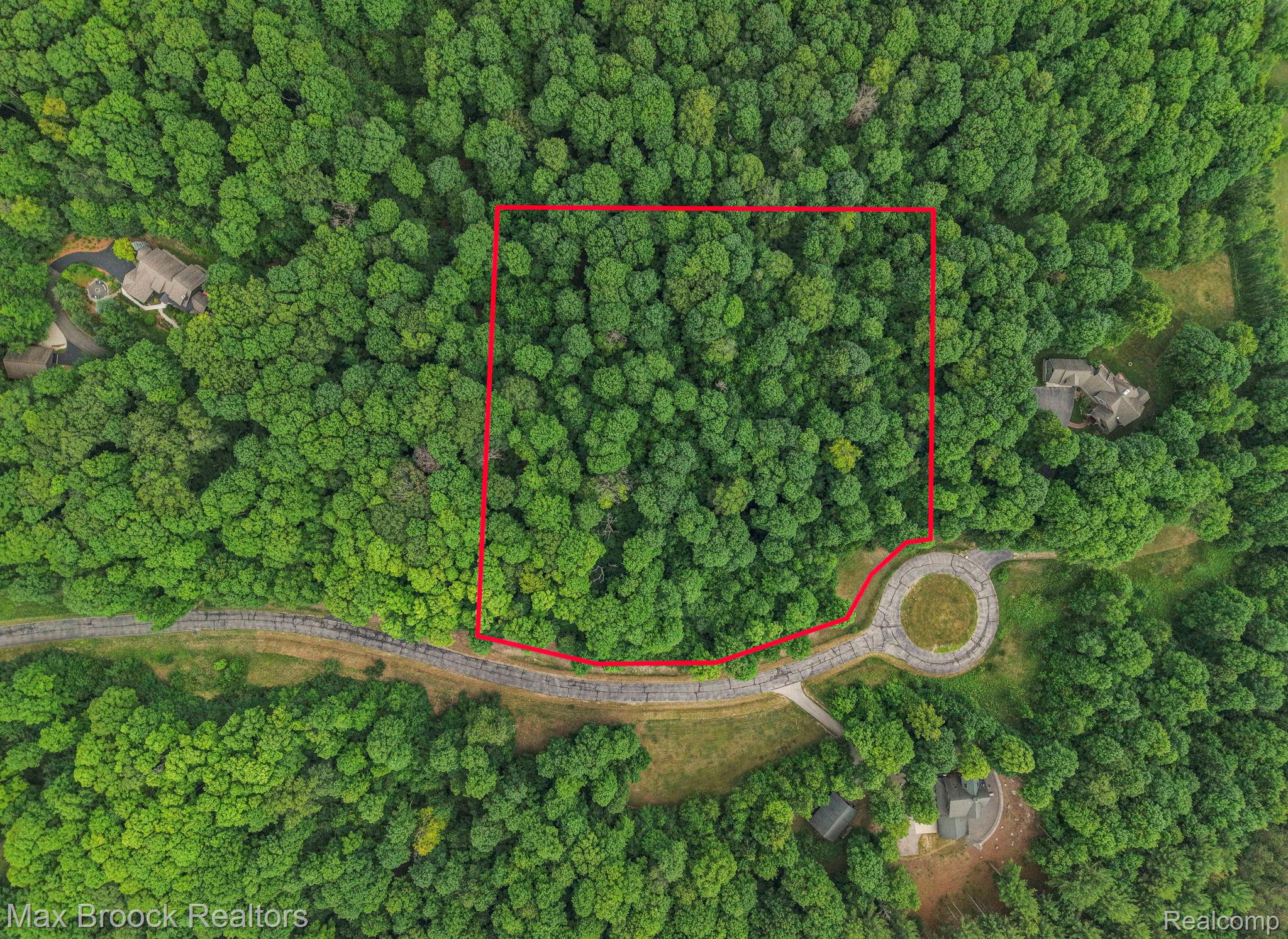 0000 Mackinaw Ridge Property Photo 2