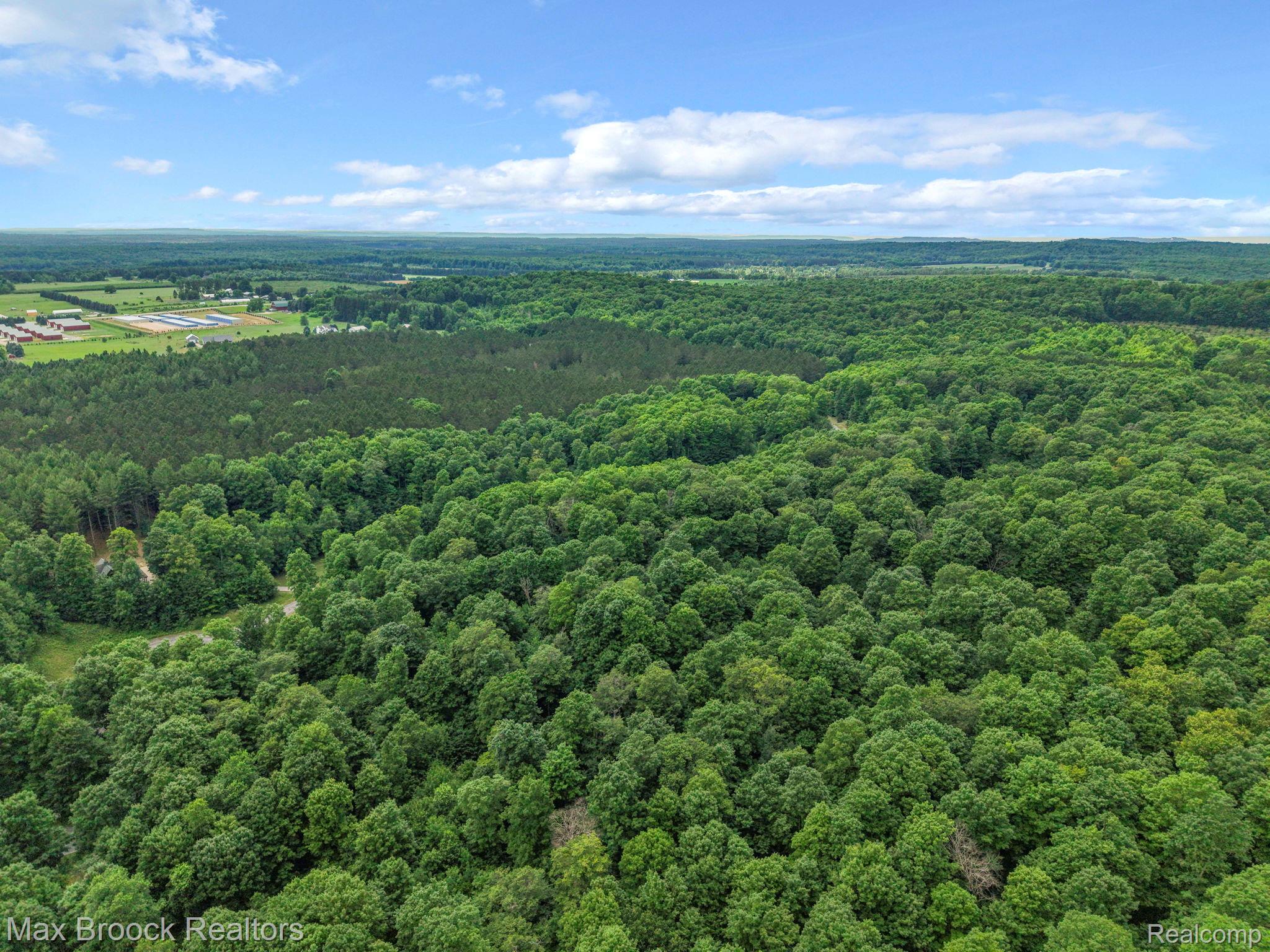 0000 Mackinaw Ridge Property Photo 12