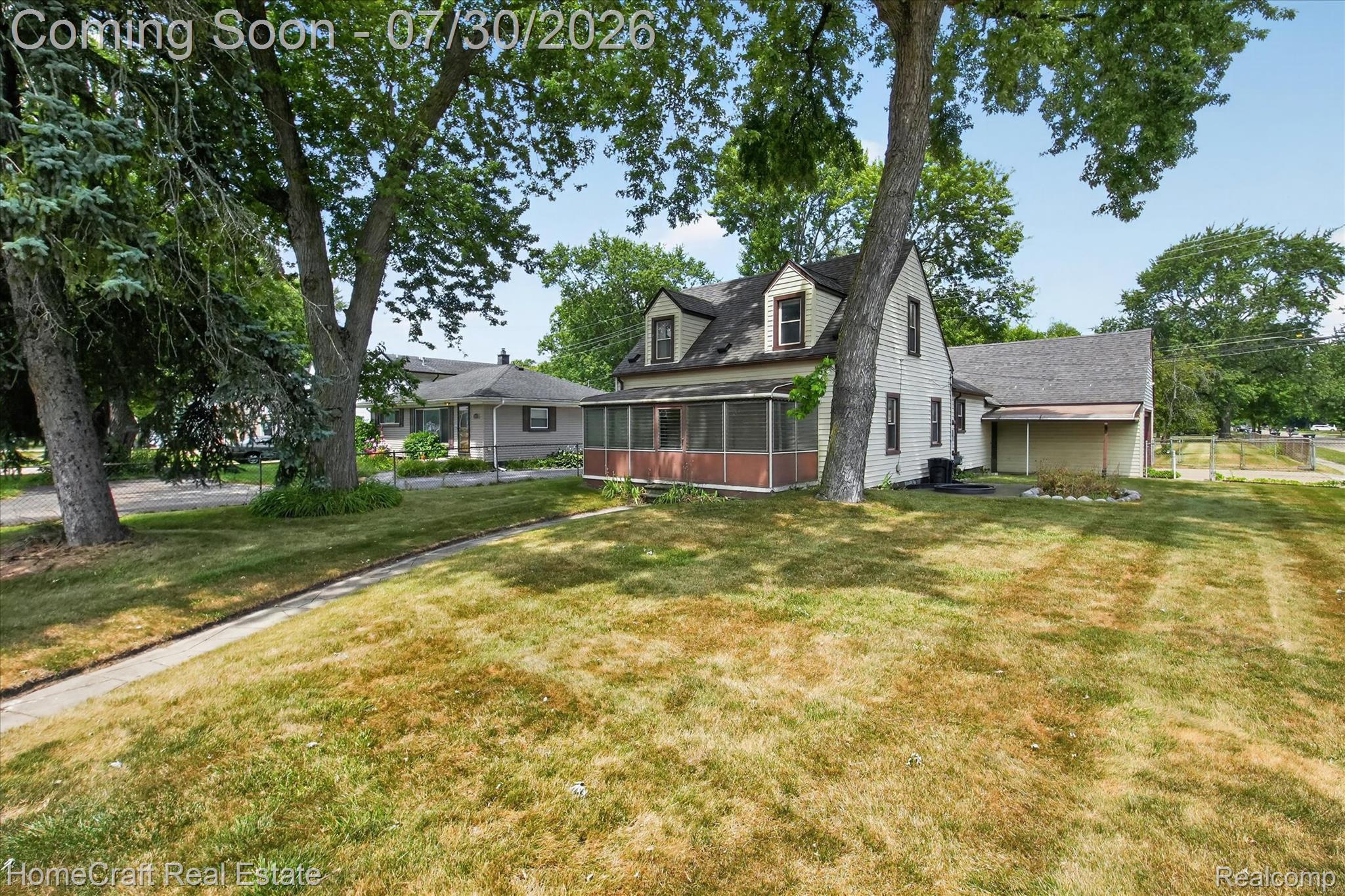 28504 7 MILE Road Property Photo 1