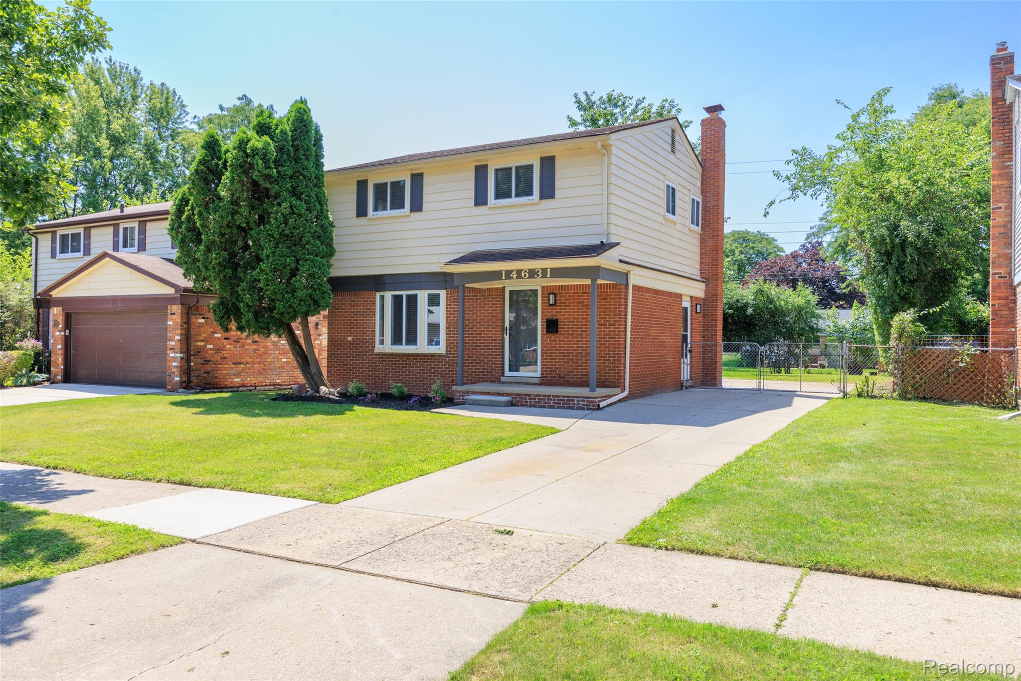 14631 Labelle Street Property Photo 1