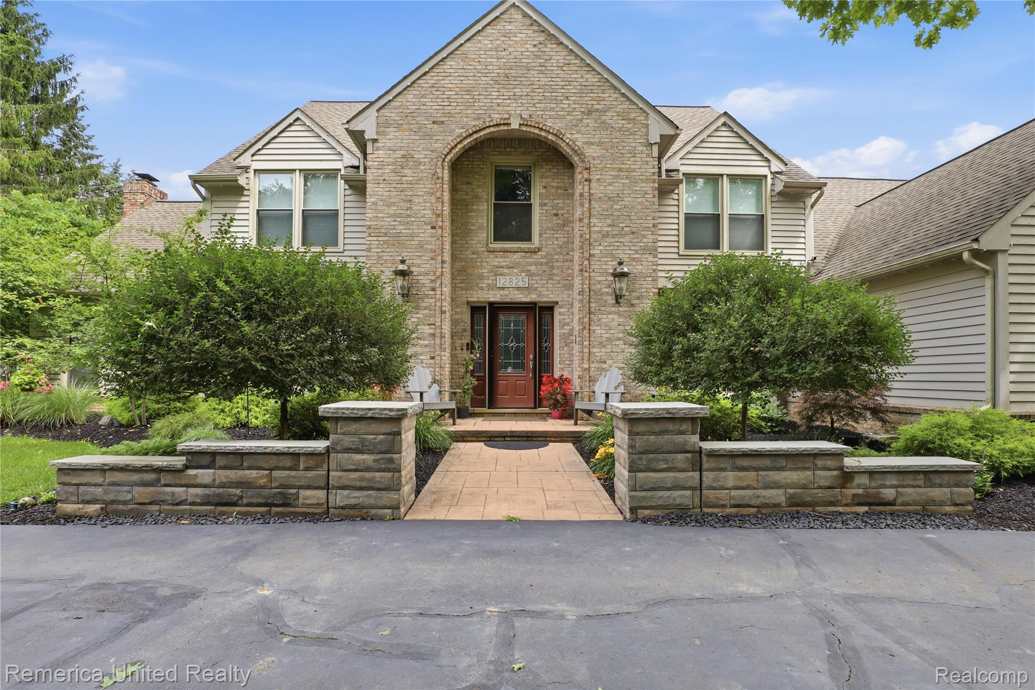12825 Larkins Road Property Photo 3