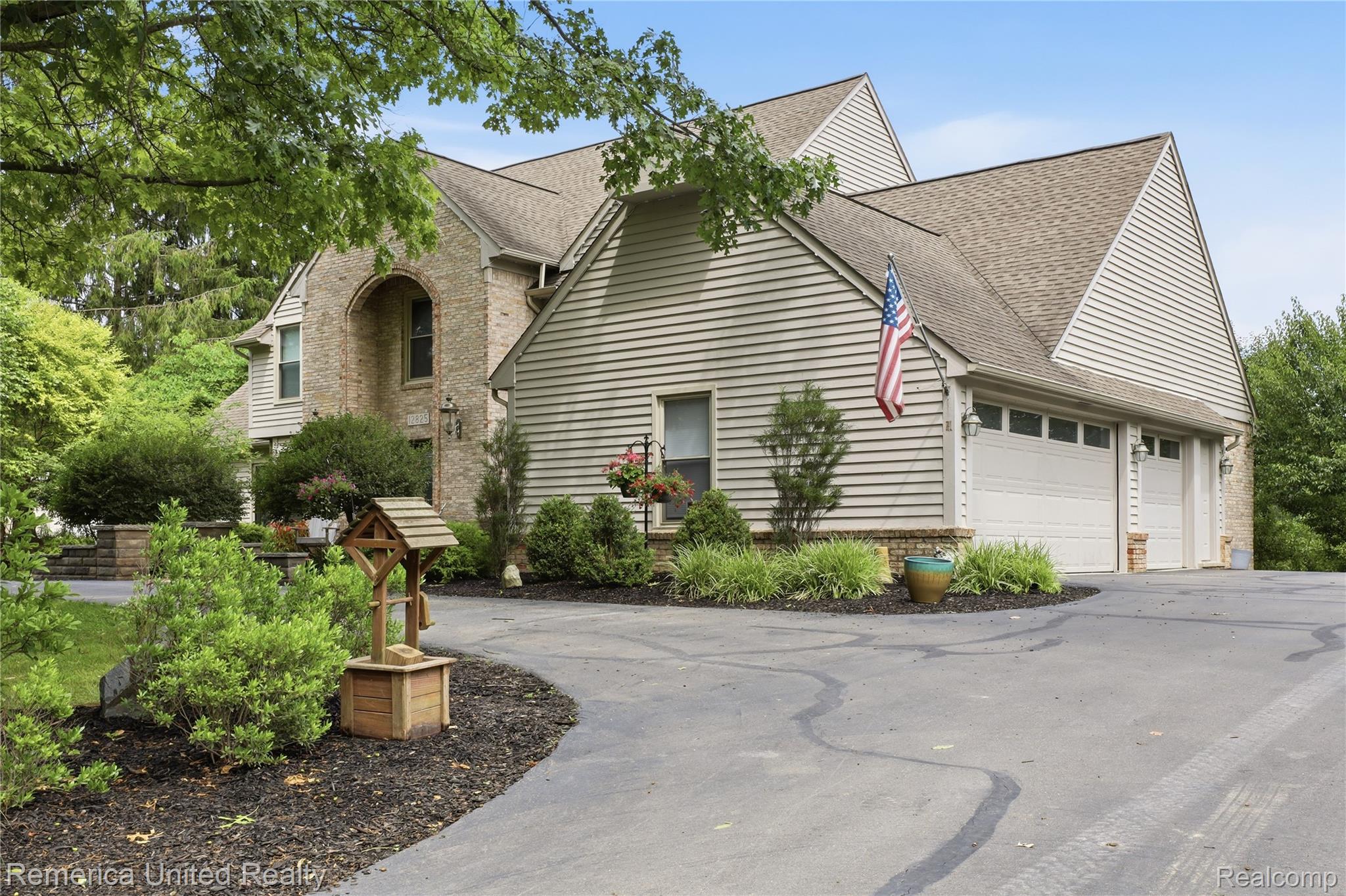 12825 Larkins Road Property Photo 4