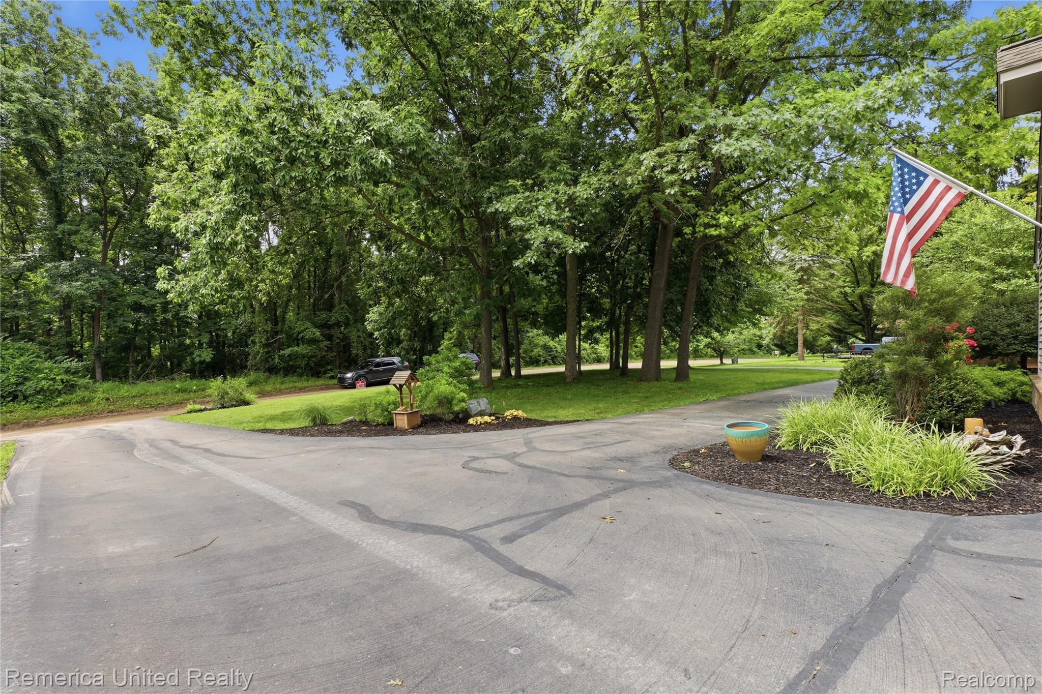 12825 Larkins Road Property Photo 8