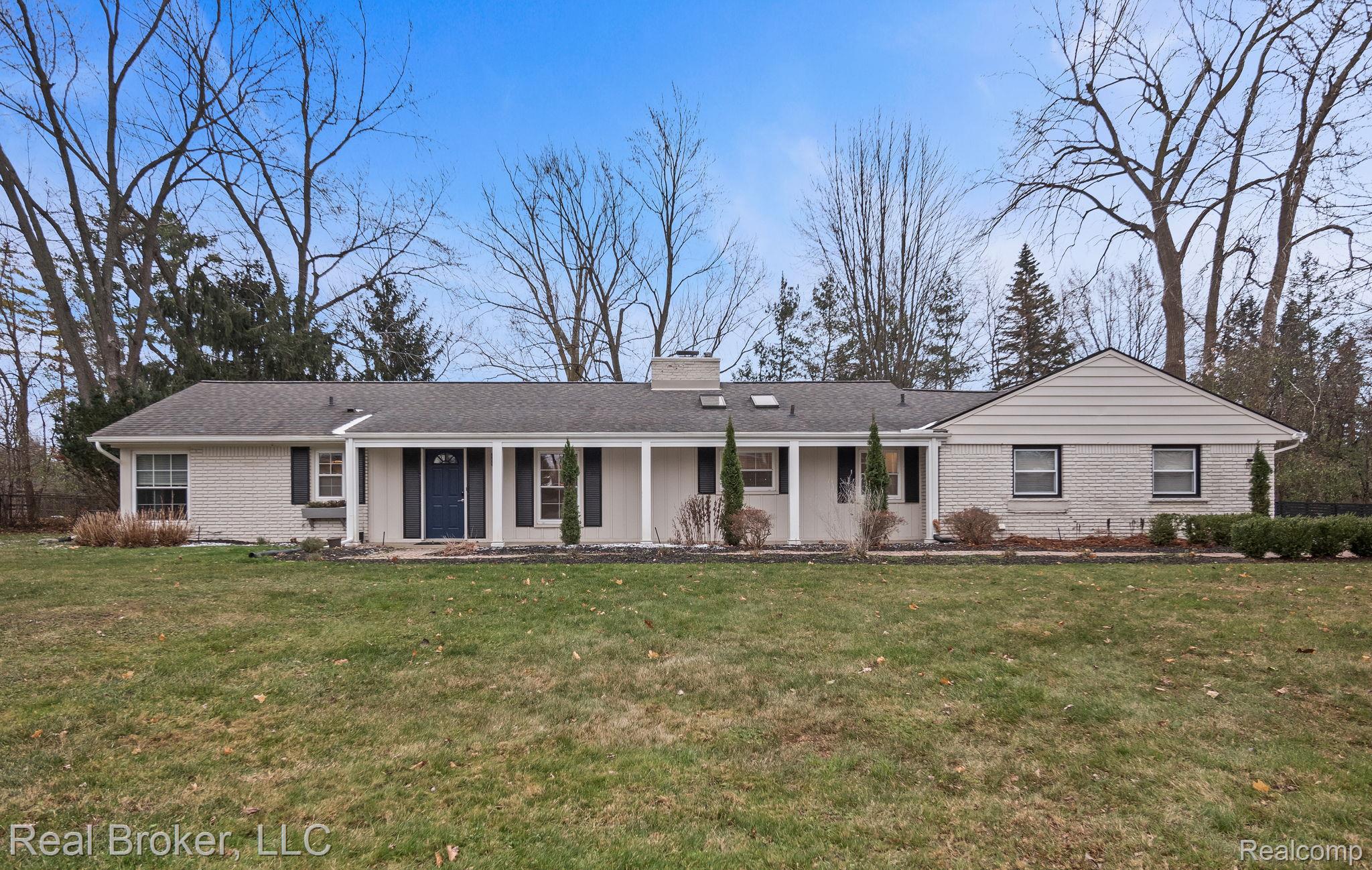 1909 Marie Circle Property Photo 2